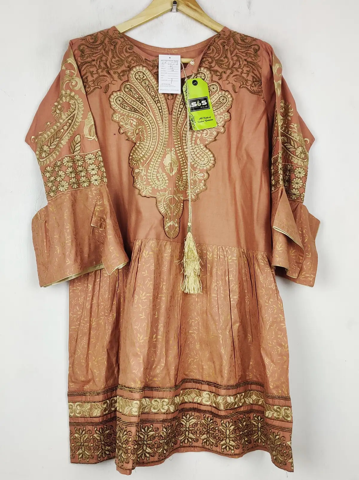 Buy online pre-used pre-loved 100% authentic & Original branded S&S (BK-6257) available in Pakistan. Top international brands avilable.