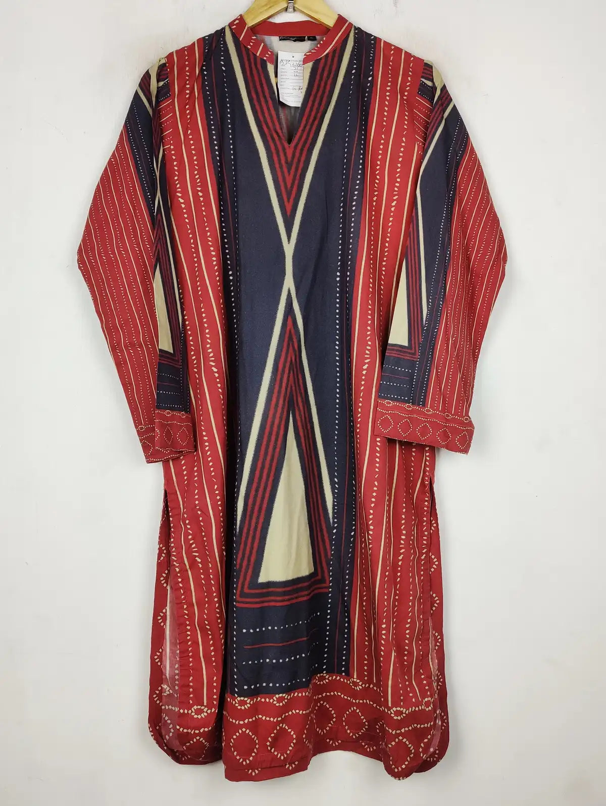 Buy online pre-used pre-loved 100% authentic & Original branded Al Karam (BK-6260) available in Pakistan. Top international brands avilable.