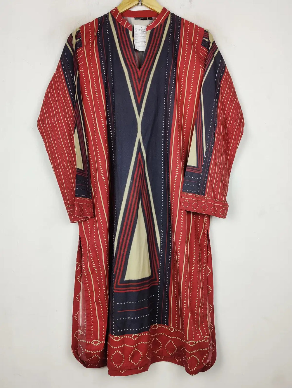 Buy online pre-used pre-loved 100% authentic & Original branded Al Karam (BK-6260) available in Pakistan. Top international brands avilable.