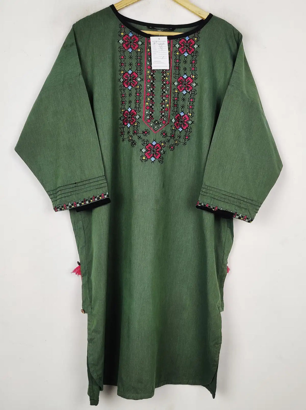 Buy online pre-used pre-loved 100% authentic & Original branded Beechtree (BK-6266) available in Pakistan. Top international brands avilable.