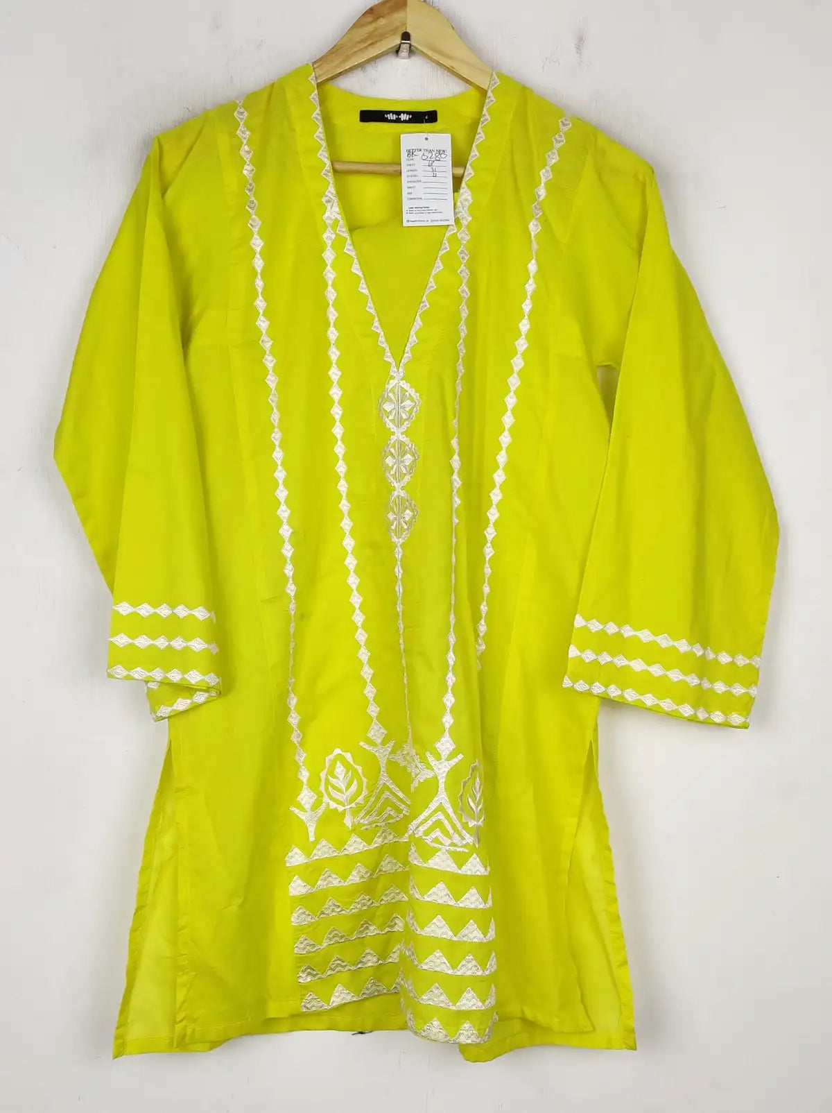 Buy online pre-used pre-loved 100% authentic & Original branded Khaadi (BK-6280) available in Pakistan. Top international brands avilable.