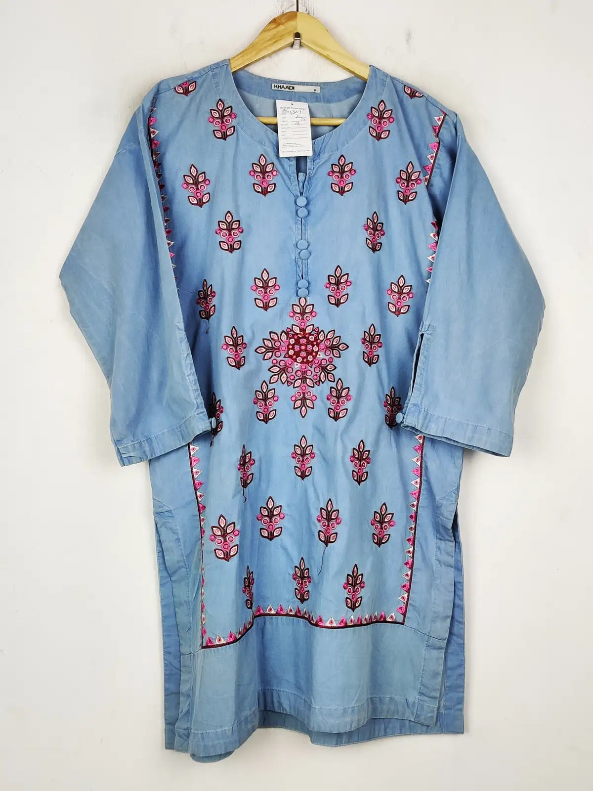 Buy online pre-used pre-loved 100% authentic & Original branded Khaadi (BK-6307) available in Pakistan. Top international brands avilable.