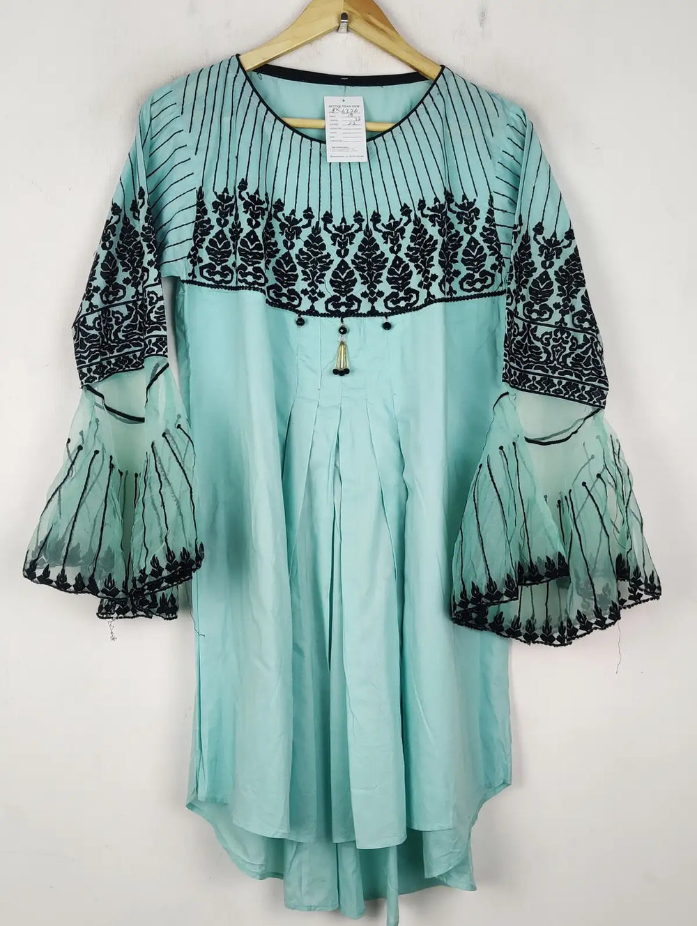 Buy online pre-used pre-loved 100% authentic & Original branded Unknown Brand (BK-6326) available in Pakistan. Top international brands avilable.