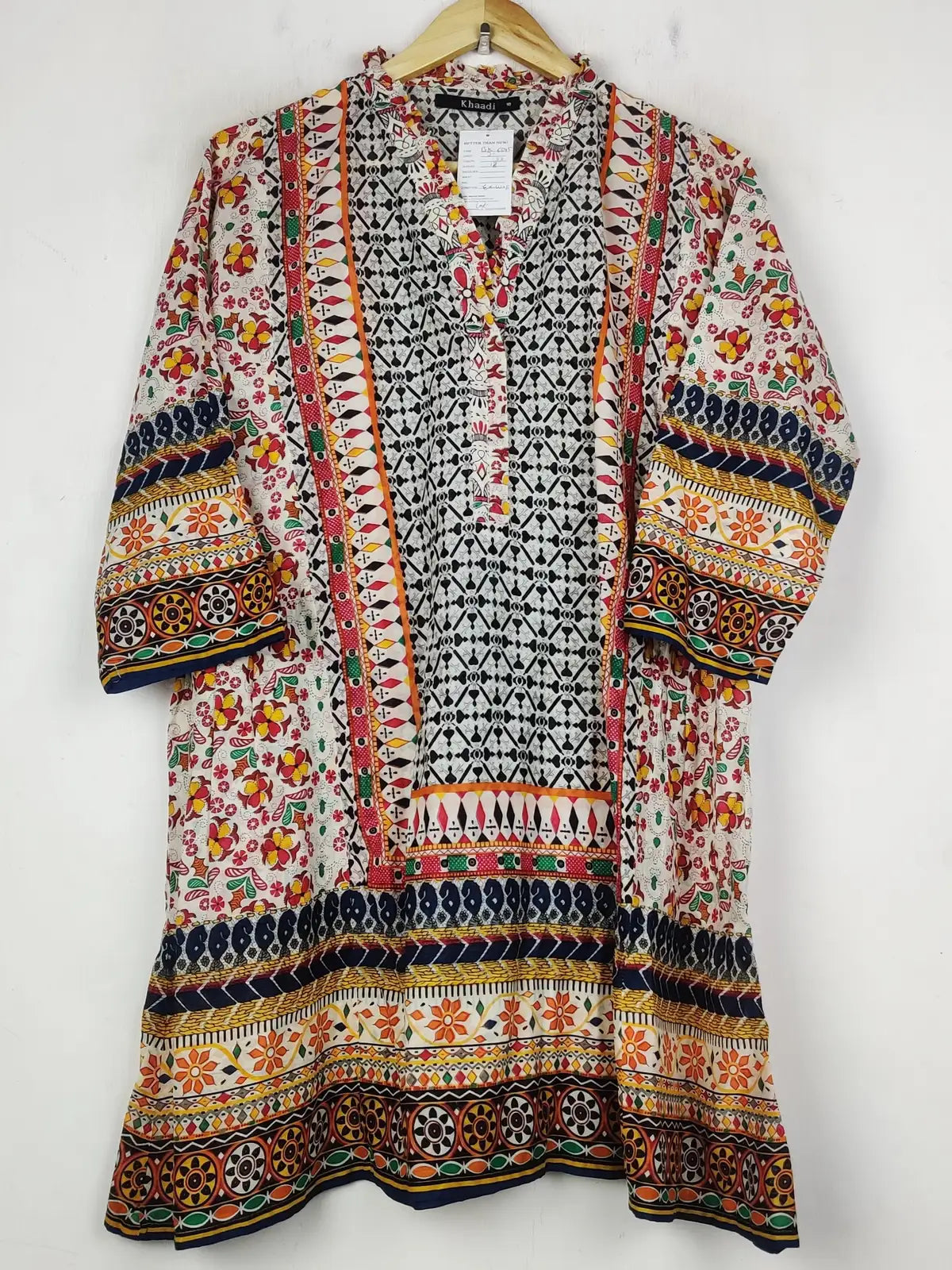 Buy online pre-used pre-loved 100% authentic & Original branded Khaadi (BK-6345) available in Pakistan. Top international brands avilable.