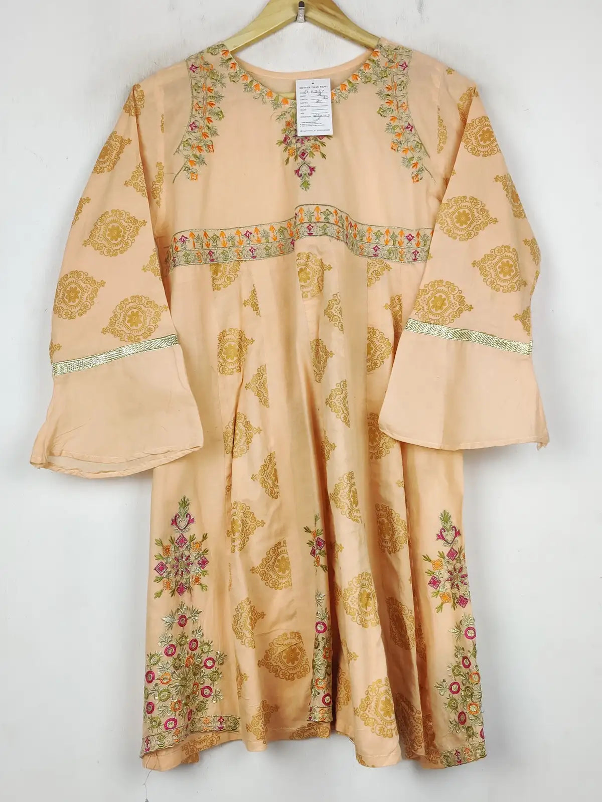 Buy online pre-used pre-loved 100% authentic & Original branded Unknown Brand (BK-6362) available in Pakistan. Top international brands avilable.