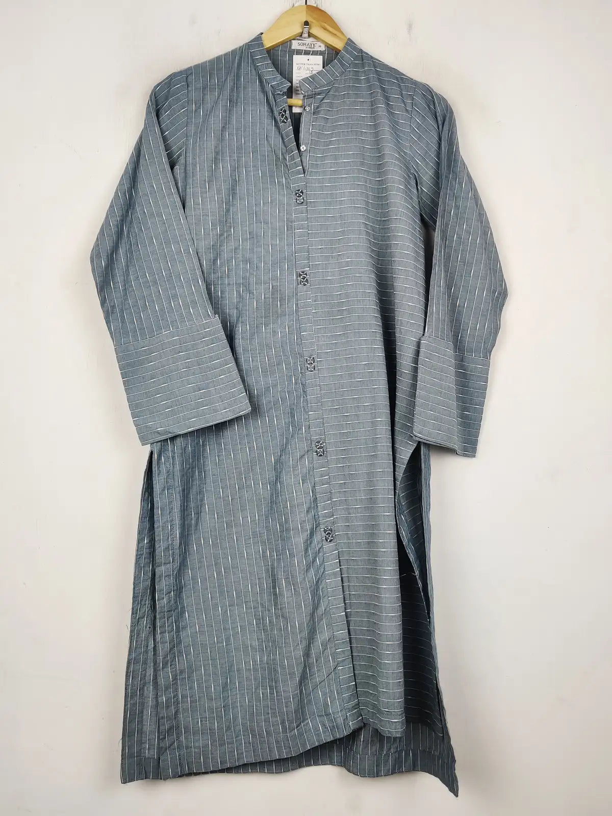Buy online pre-used pre-loved 100% authentic & Original branded Sohaye (BK-6369) available in Pakistan. Top international brands avilable.