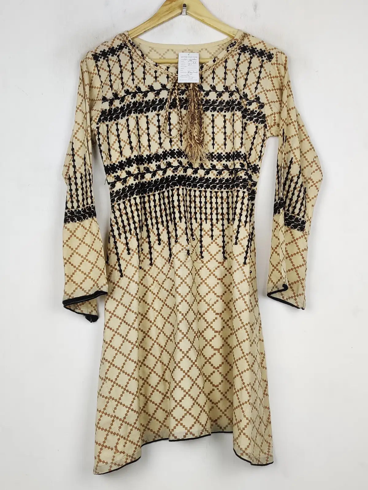 Buy online pre-used pre-loved 100% authentic & Original branded Unknown Brand (BK-6380) available in Pakistan. Top international brands avilable.