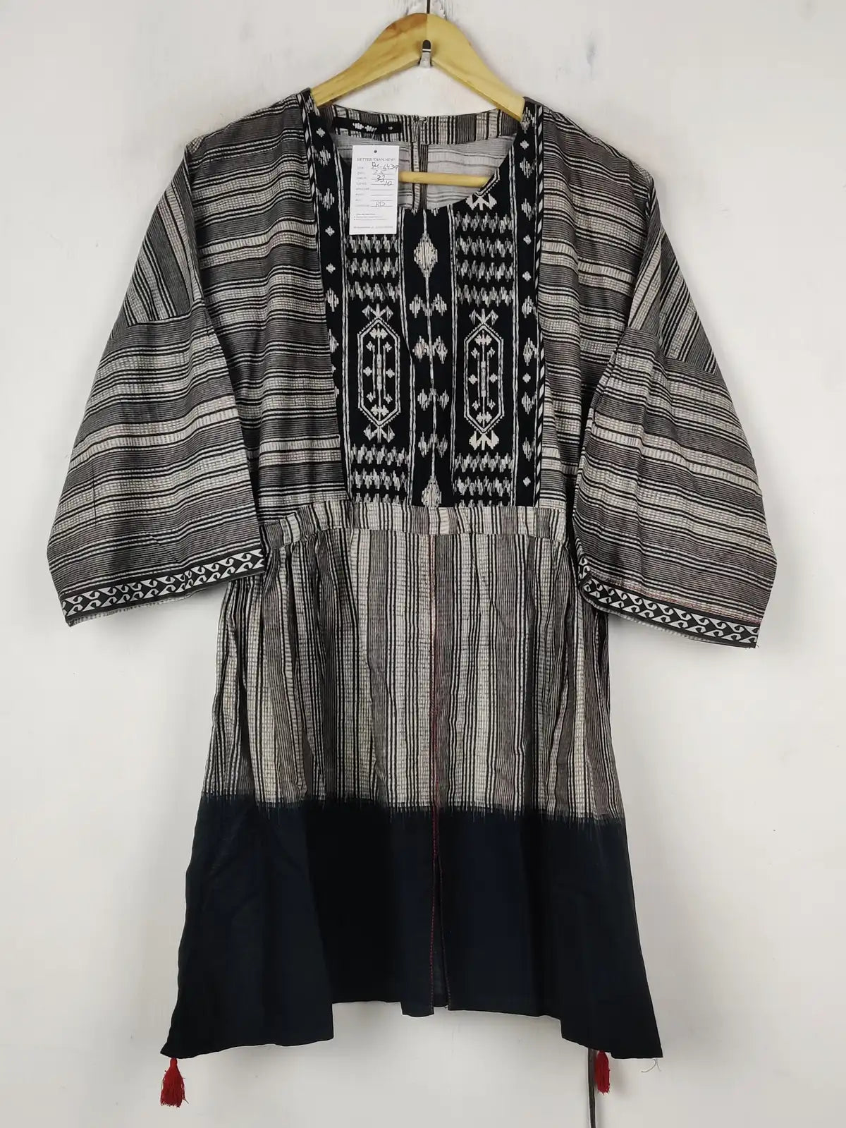 Buy online pre-used pre-loved 100% authentic & Original branded Khaadi (BK-6439) available in Pakistan. Top international brands avilable.