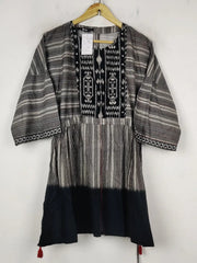 Buy online pre-used pre-loved 100% authentic & Original branded Khaadi (BK-6439) available in Pakistan. Top international brands avilable.