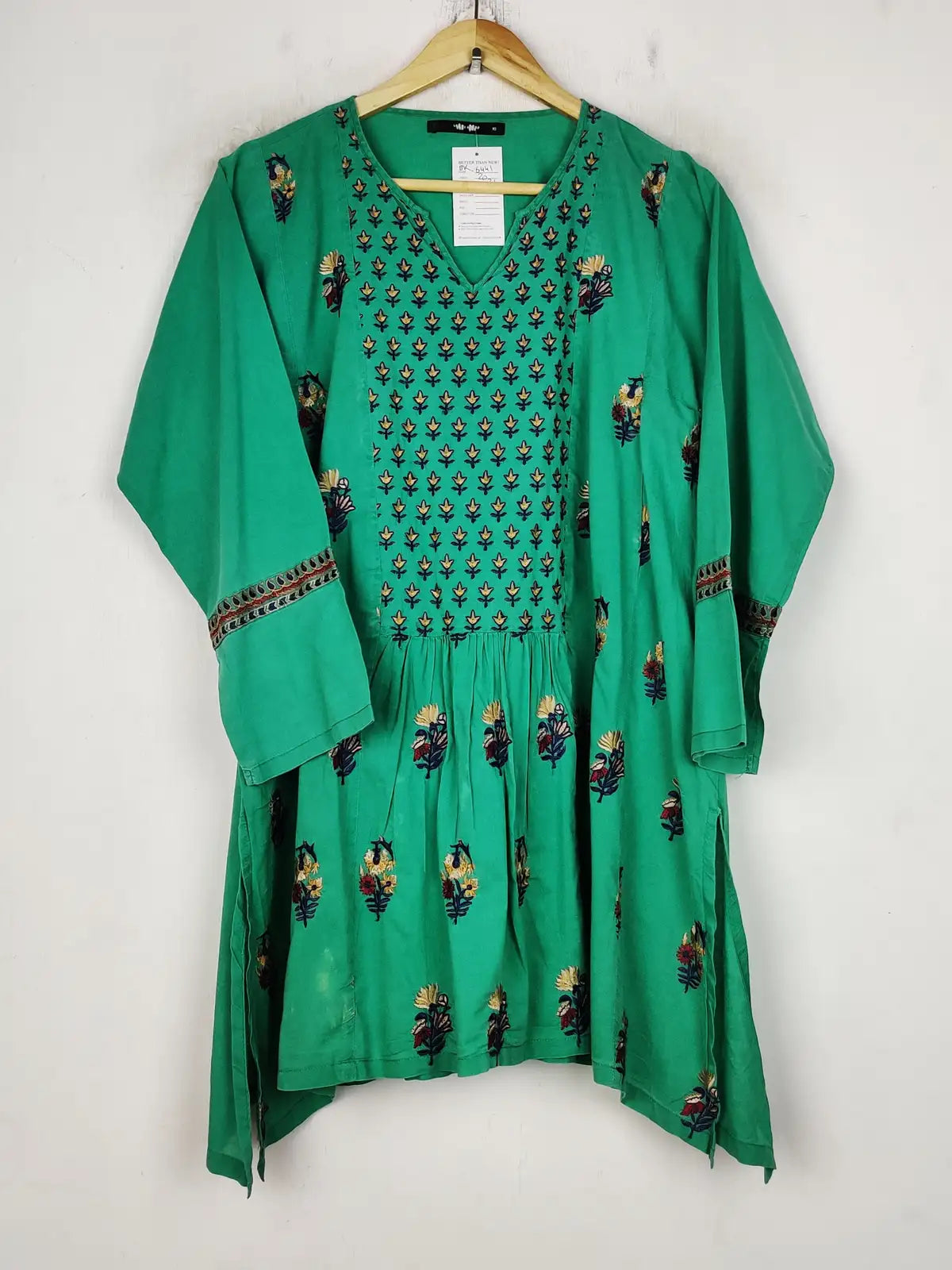 Buy online pre-used pre-loved 100% authentic & Original branded Khaadi (BK-6441) available in Pakistan. Top international brands avilable.
