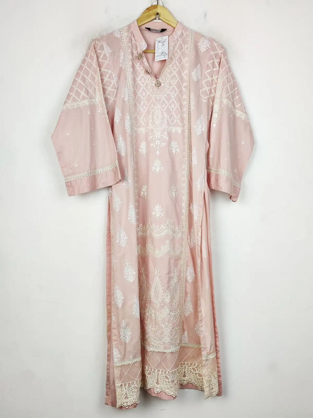 Buy online pre-used pre-loved 100% authentic & Original branded Maria.B. (BK-6442) available in Pakistan. Top international brands avilable.