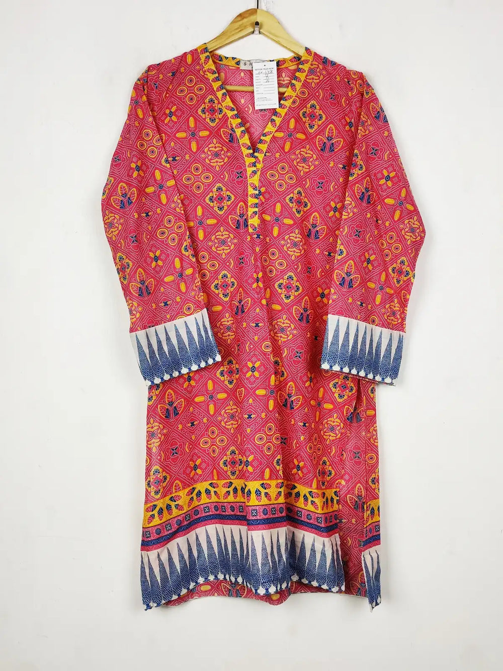 Buy online pre-used pre-loved 100% authentic & Original branded Sohaye (BK-6458) available in Pakistan. Top international brands avilable.