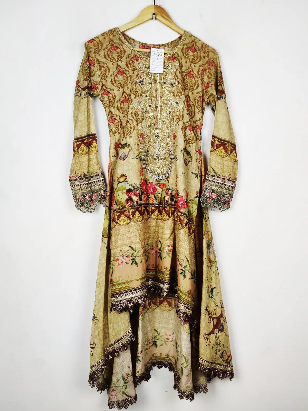 Buy online pre-used pre-loved 100% authentic & Original branded Jaan London (BK-6465) available in Pakistan. Top international brands avilable.