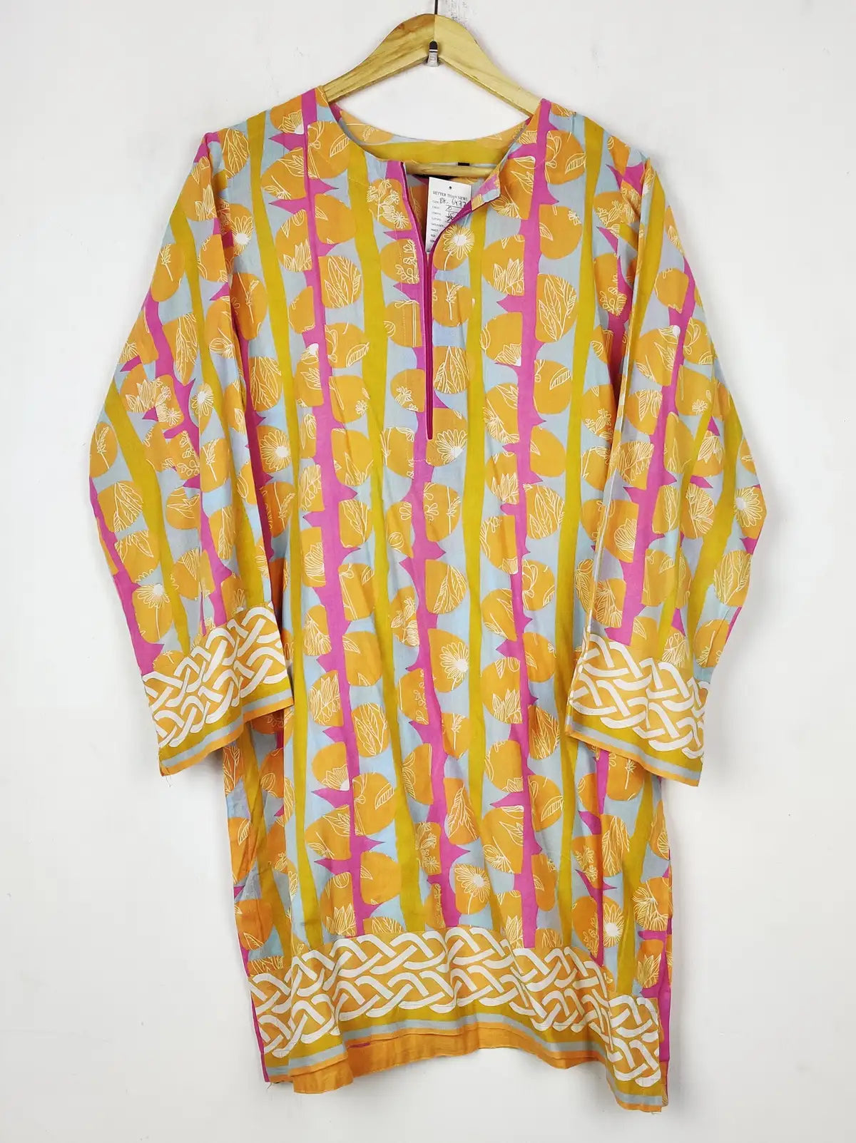 Buy online pre-used pre-loved 100% authentic & Original branded Alkaram (BK-6472) available in Pakistan. Top international brands avilable.