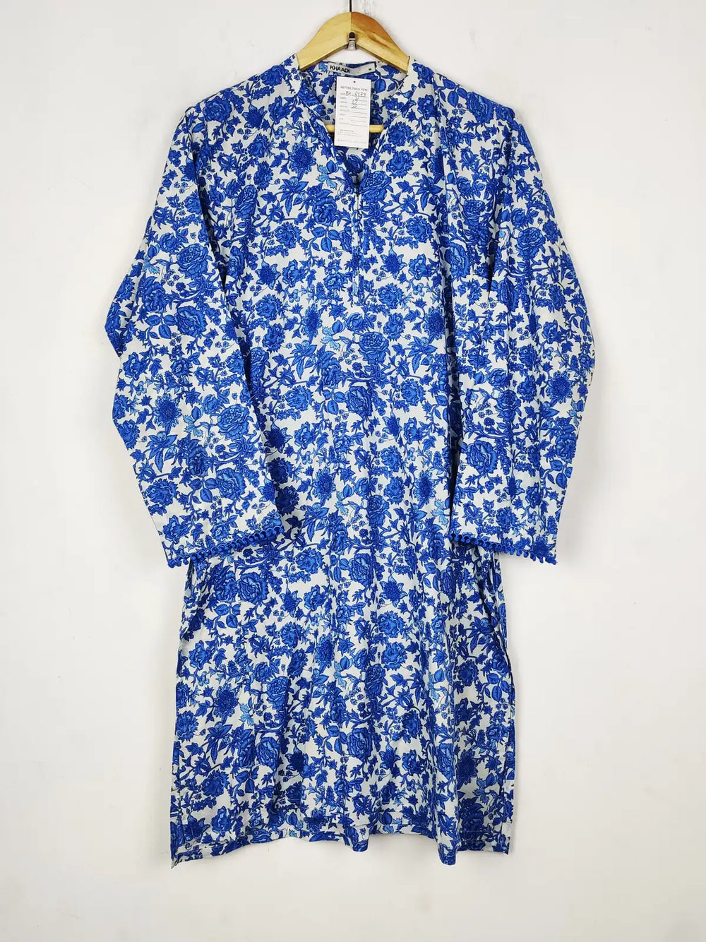 Buy online pre-used pre-loved 100% authentic & Original branded Khaadi (BK-6473) available in Pakistan. Top international brands avilable.