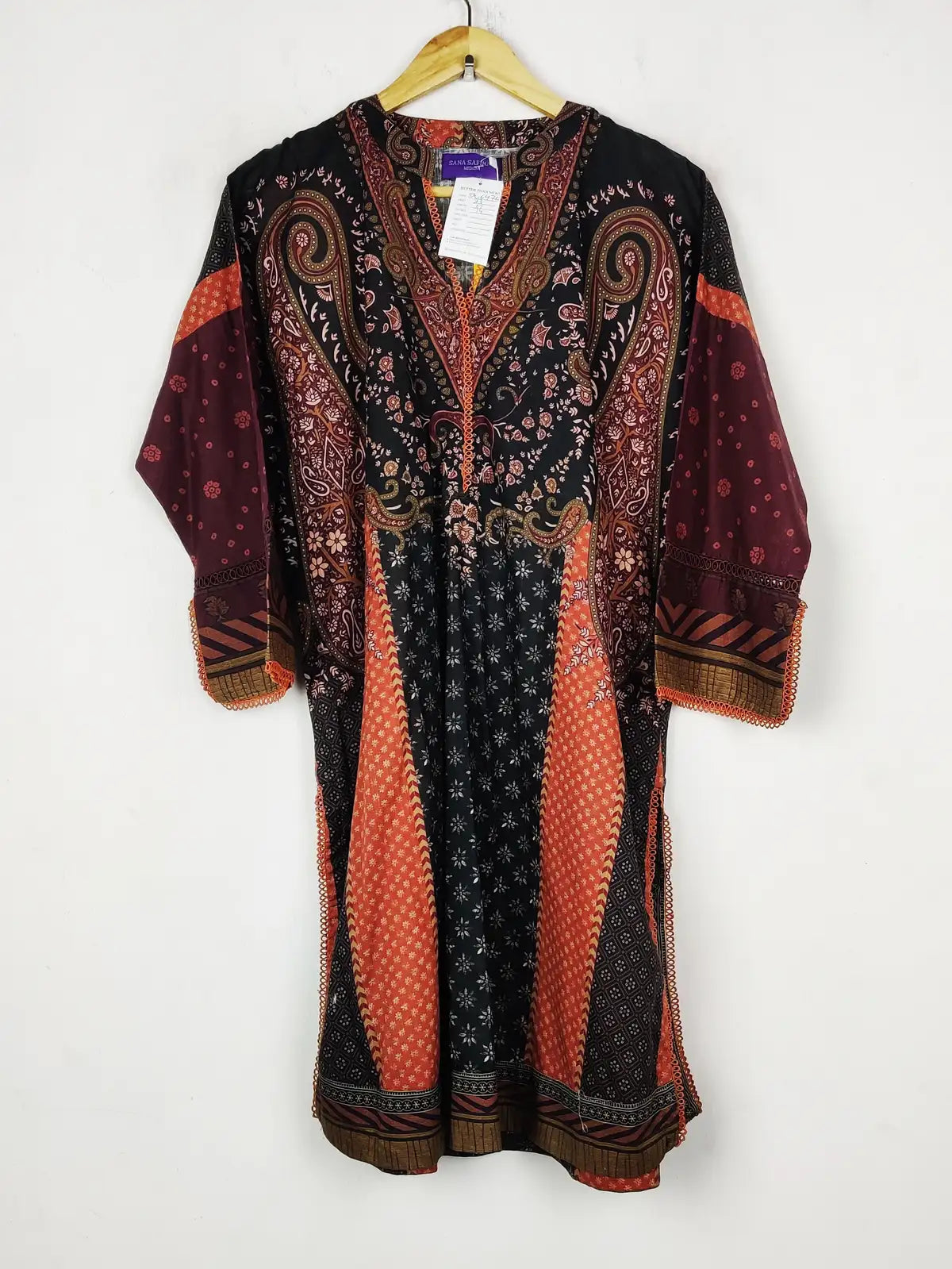 Buy online pre-used pre-loved 100% authentic & Original branded Sana Safinaz (BK-6476) available in Pakistan. Top international brands avilable.