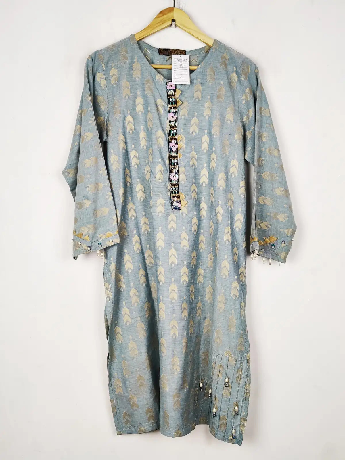 Buy online pre-used pre-loved 100% authentic & Original branded Motif (BK-6496) available in Pakistan. Top international brands avilable.