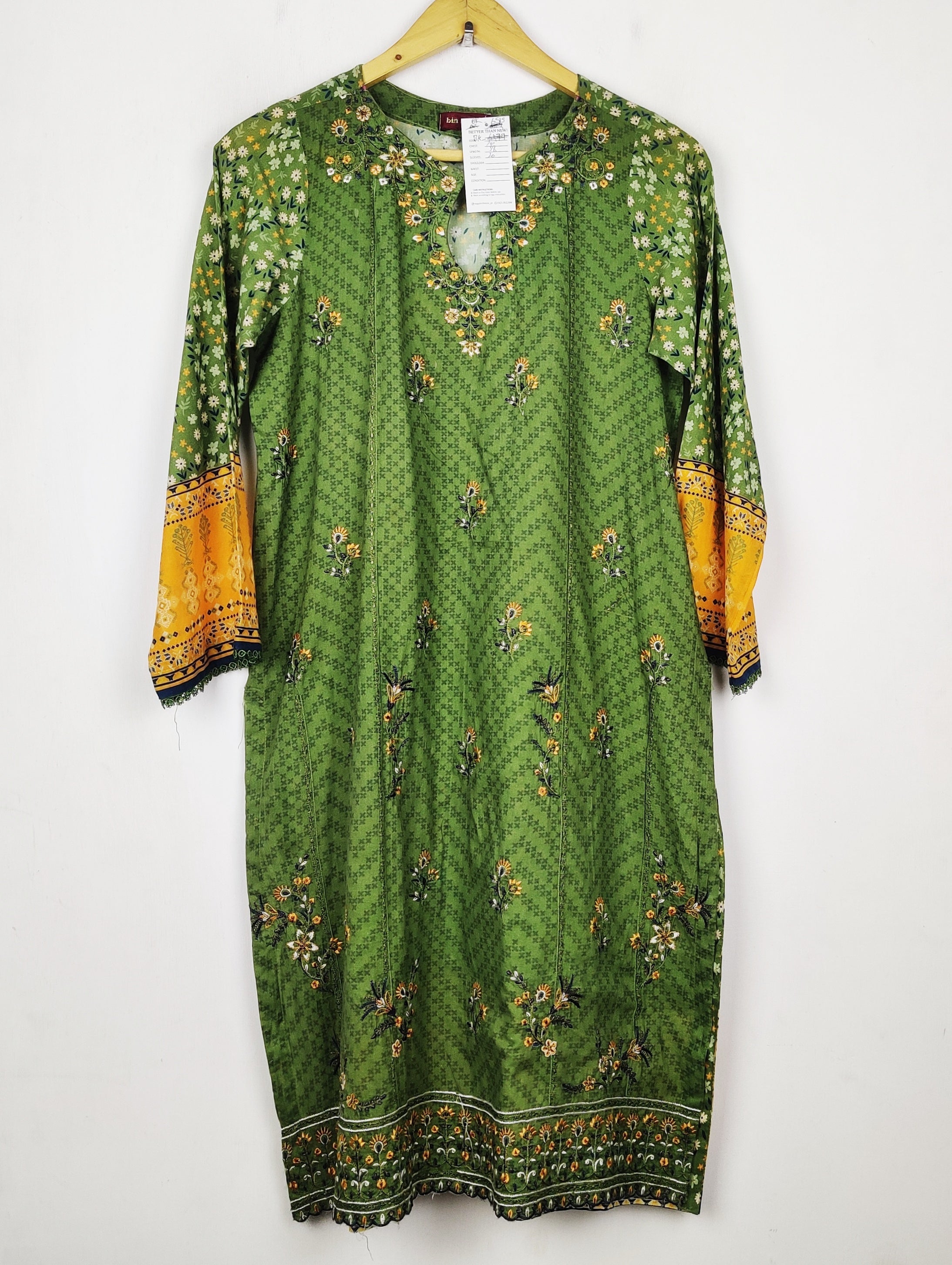 Buy online pre-used pre-loved 100% authentic & Original branded Bin Saeed (BK-6515) available in Pakistan. Top international brands avilable.