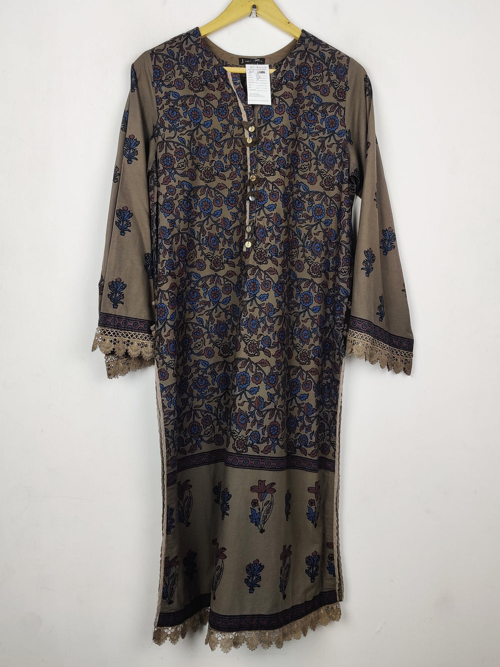 Buy online pre-used pre-loved 100% authentic & Original branded J. Pret (BK-6516) available in Pakistan. Top international brands avilable.