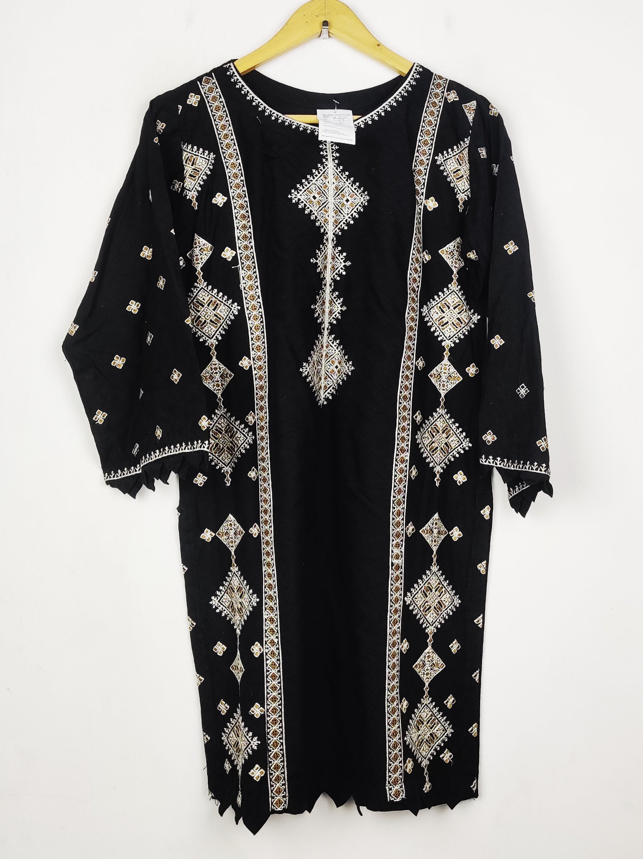Buy online pre-used pre-loved 100% authentic & Original branded Unknown Brand (BK-6521) available in Pakistan. Top international brands avilable.