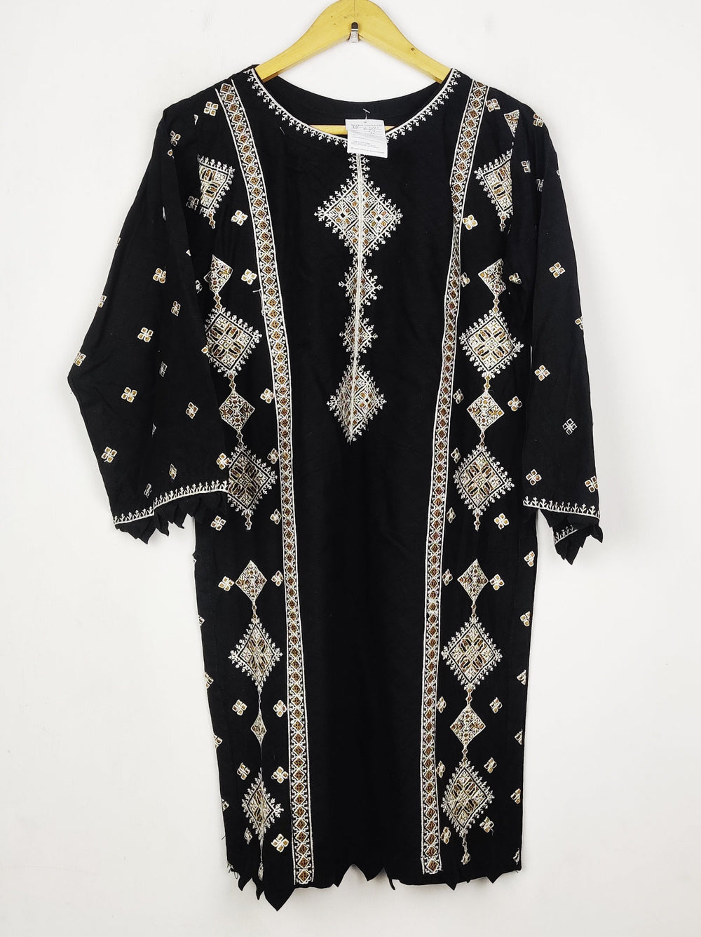 Buy online pre-used pre-loved 100% authentic & Original branded Unknown Brand (BK-6521) available in Pakistan. Top international brands avilable.