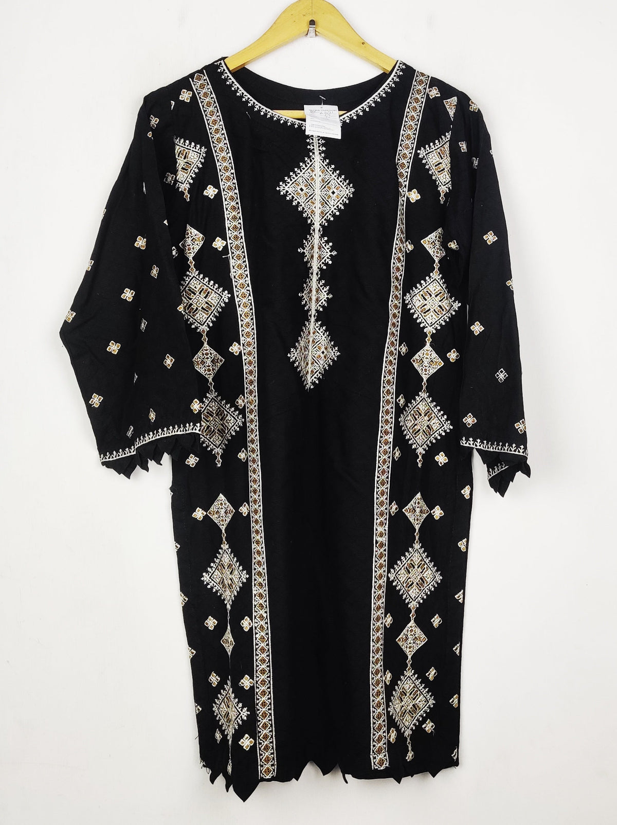 Buy online pre-used pre-loved 100% authentic & Original branded Unknown Brand (BK-6521) available in Pakistan. Top international brands avilable.