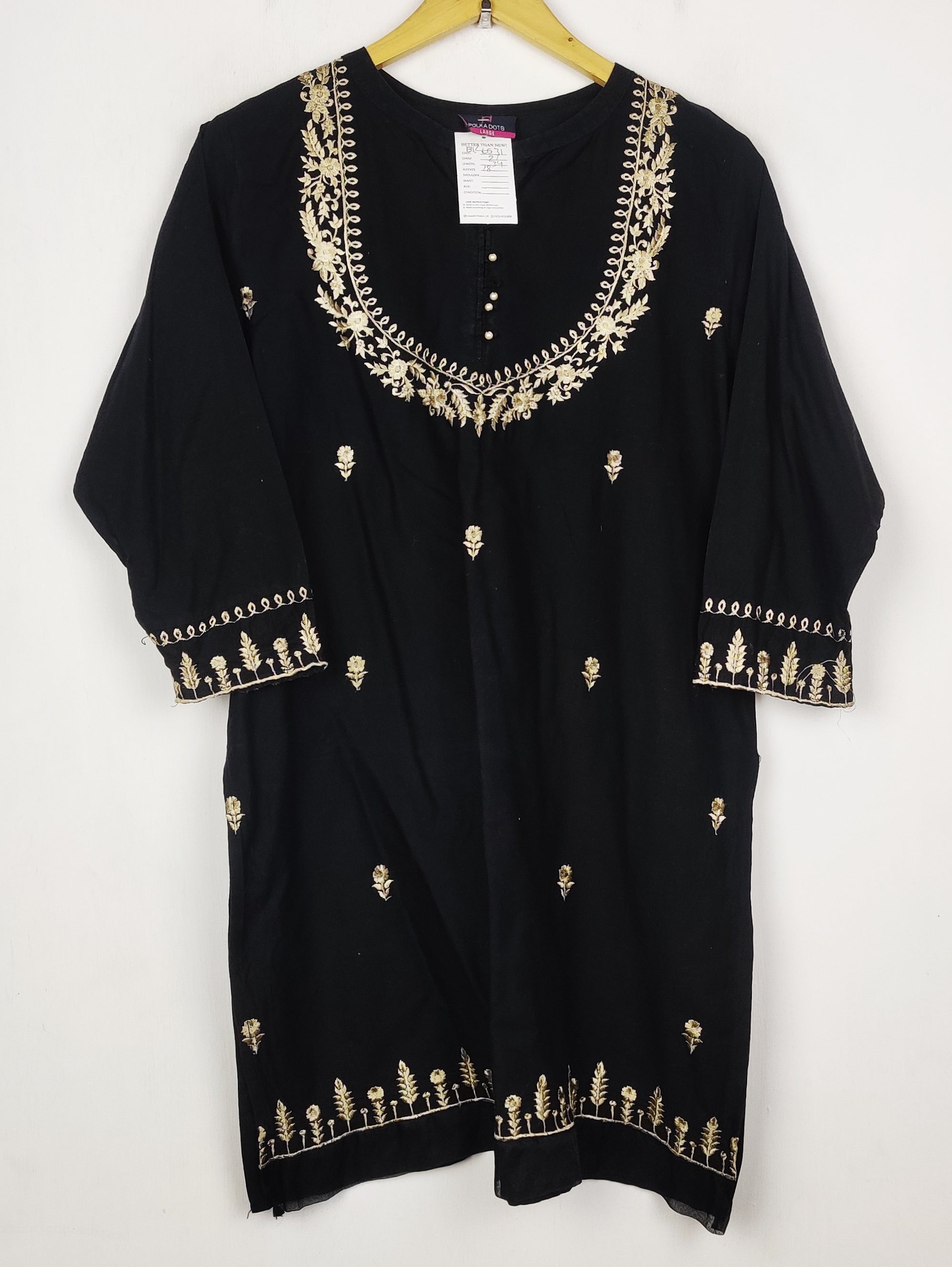 Buy online pre-used pre-loved 100% authentic & Original branded Polkadots (BK-6531) available in Pakistan. Top international brands avilable.