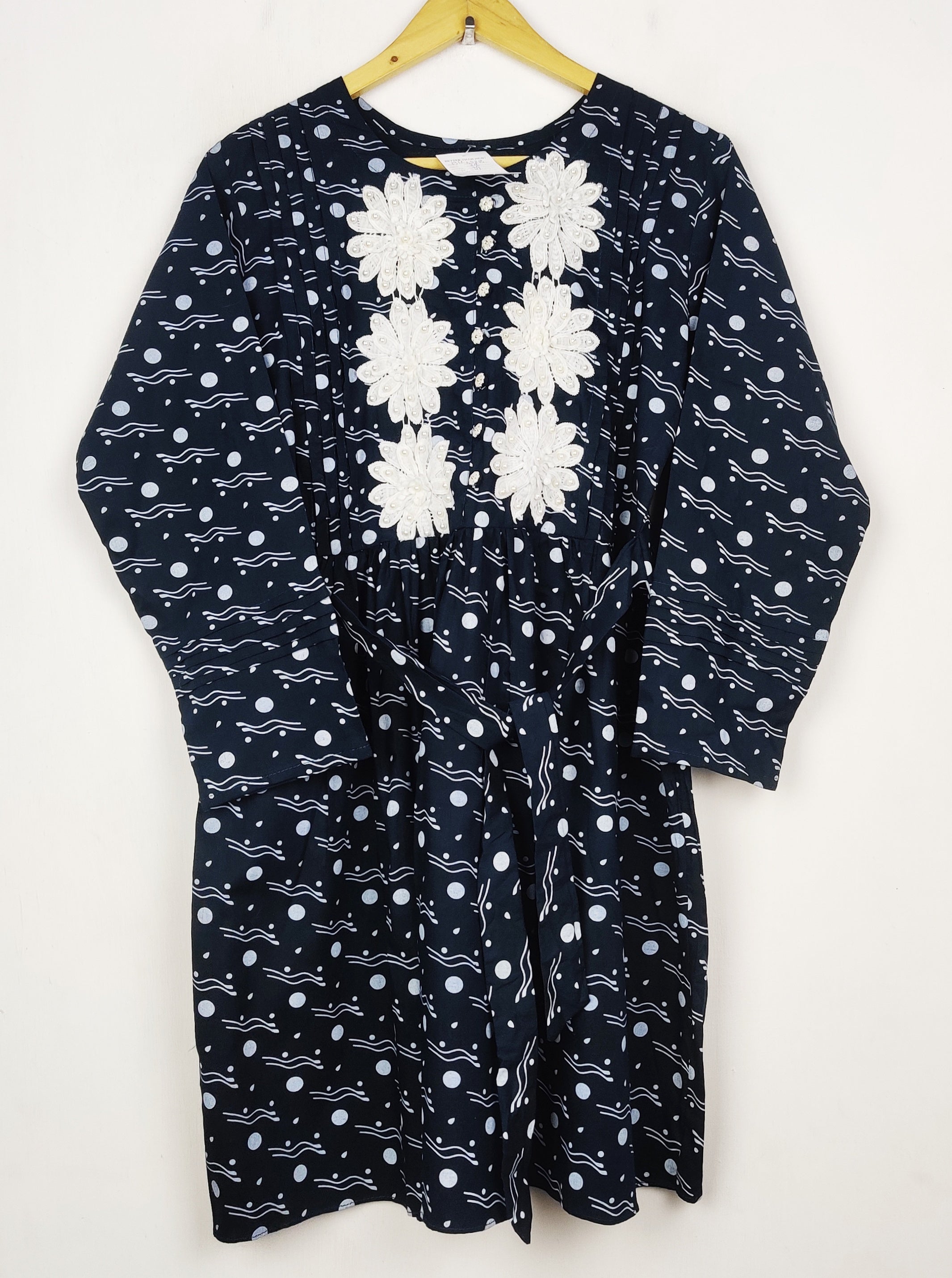 Buy online pre-used pre-loved 100% authentic & Original branded Unknown Brand (BK-6538) available in Pakistan. Top international brands avilable.