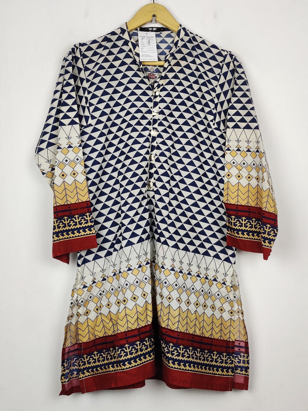 Buy online pre-used pre-loved 100% authentic & Original branded Khaadi (BK-6541) available in Pakistan. Top international brands avilable.
