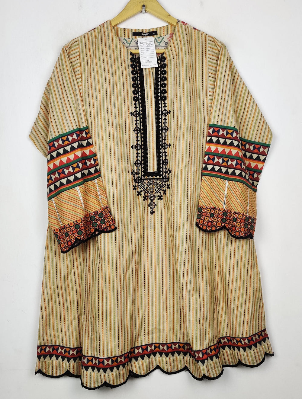 Buy online pre-used pre-loved 100% authentic & Original branded Khaadi (BK-6553) available in Pakistan. Top international brands avilable.