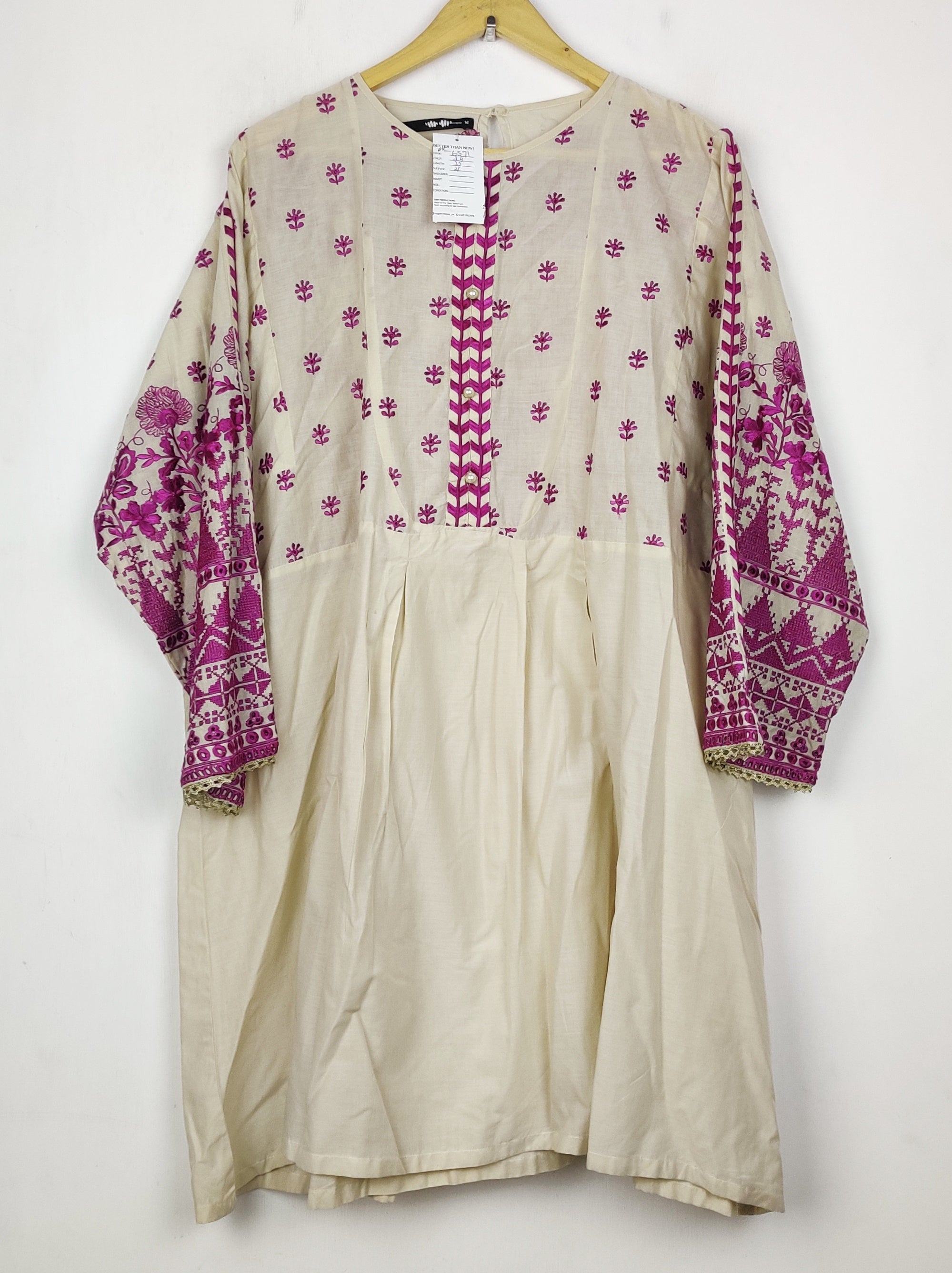 Buy online pre-used pre-loved 100% authentic & Original branded Khaadi (BK-6571) available in Pakistan. Top international brands avilable.