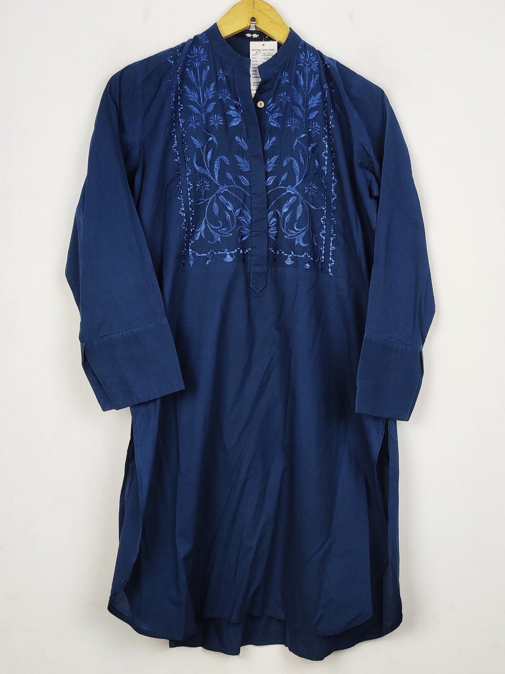 Buy online pre-used pre-loved 100% authentic & Original branded Khaadi (BK-6581) available in Pakistan. Top international brands avilable.