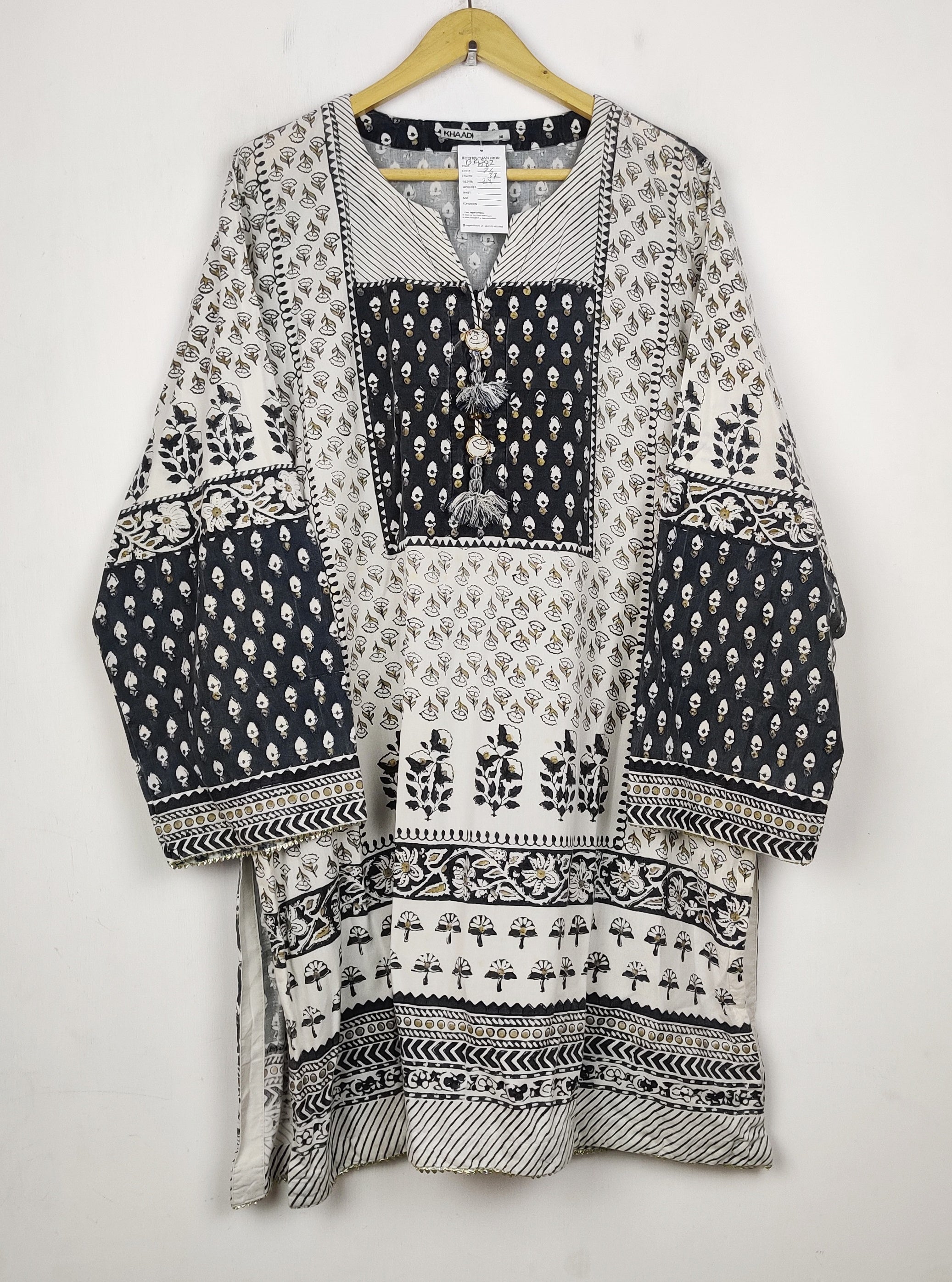 Buy online pre-used pre-loved 100% authentic & Original branded Khaadi (BK-6582) available in Pakistan. Top international brands avilable.