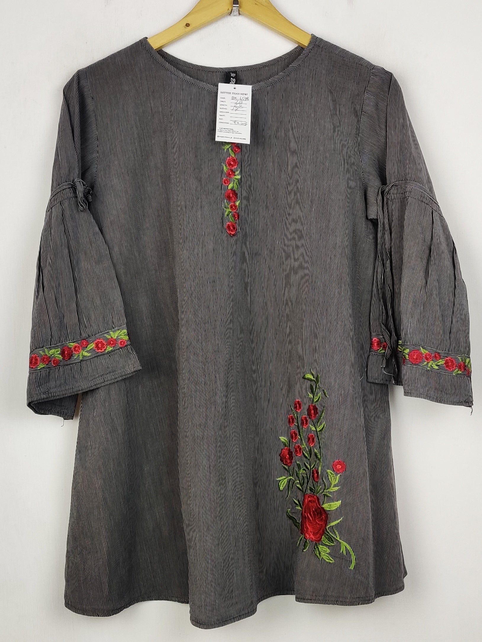 Buy online pre-used pre-loved 100% authentic & Original branded 3S Designer (BK-6598) available in Pakistan. Top international brands avilable.