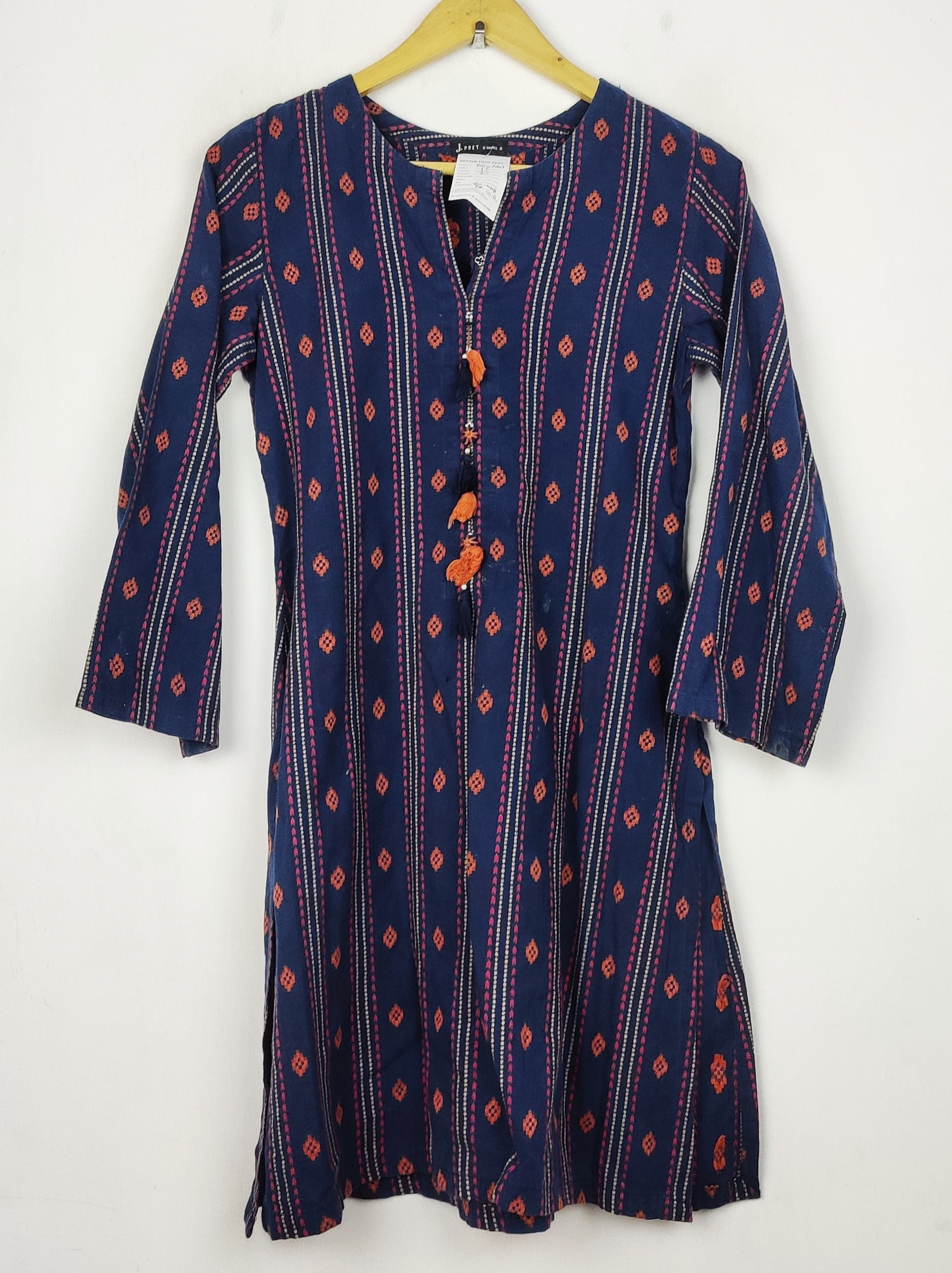 Buy online pre-used pre-loved 100% authentic & Original branded J. Pret (BK-6607) available in Pakistan. Top international brands avilable.