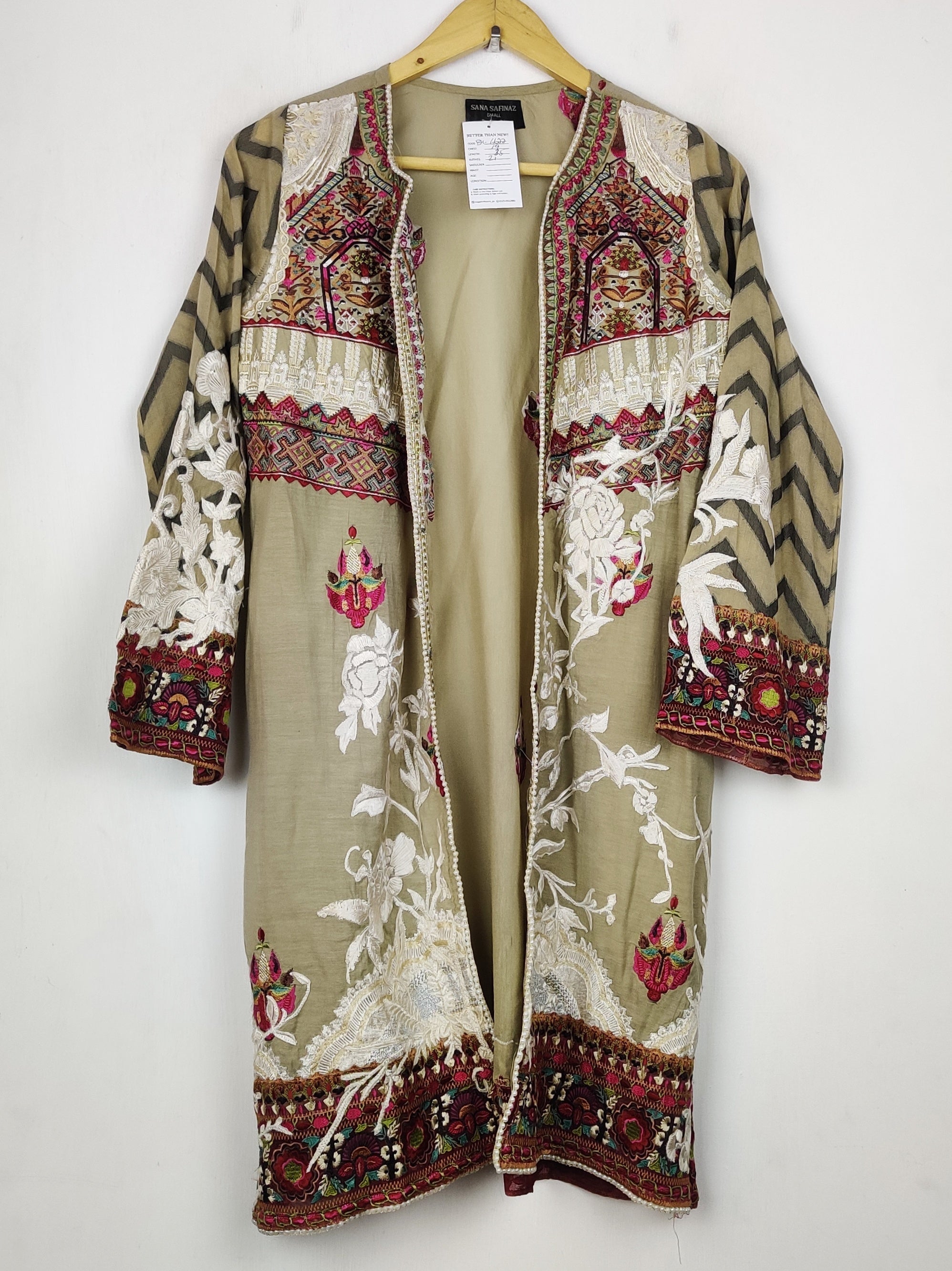 Buy online pre-used pre-loved 100% authentic & Original branded Sana Safinaz (BK-6622) available in Pakistan. Top international brands avilable.