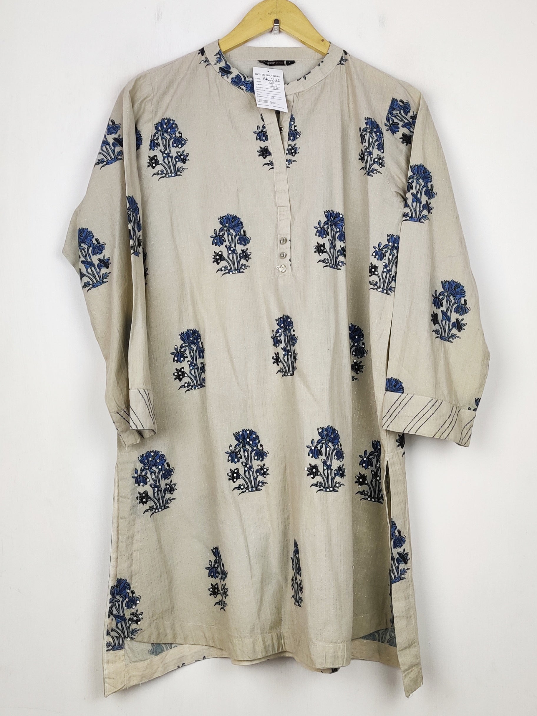 Buy online pre-used pre-loved 100% authentic & Original branded Alkaram Studio (BK-6625) available in Pakistan. Top international brands avilable.