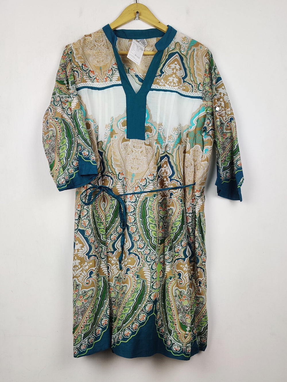 Buy online pre-used pre-loved 100% authentic & Original branded Unknown Brand (BK-6638) available in Pakistan. Top international brands avilable.