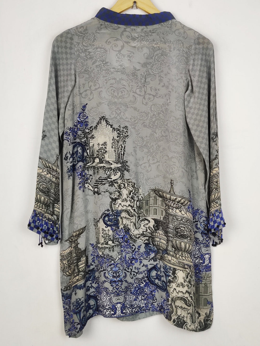 Buy online pre-used pre-loved 100% authentic & Original branded Cross Stitch (BK-6819) available in Pakistan. Top international brands avilable.