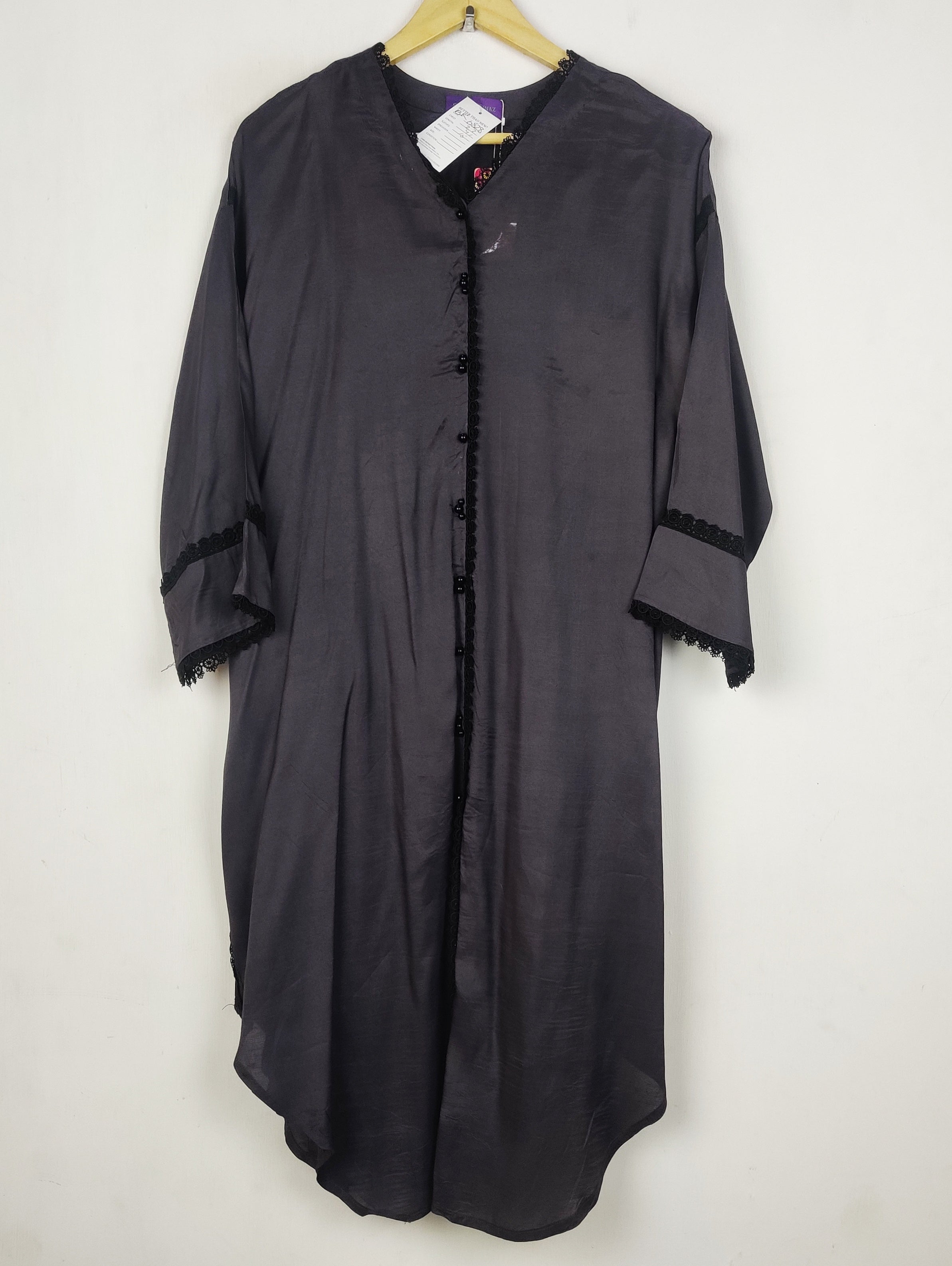 Buy online pre-used pre-loved 100% authentic & Original branded Sana Safinaz (BK-6828) available in Pakistan. Top international brands avilable.