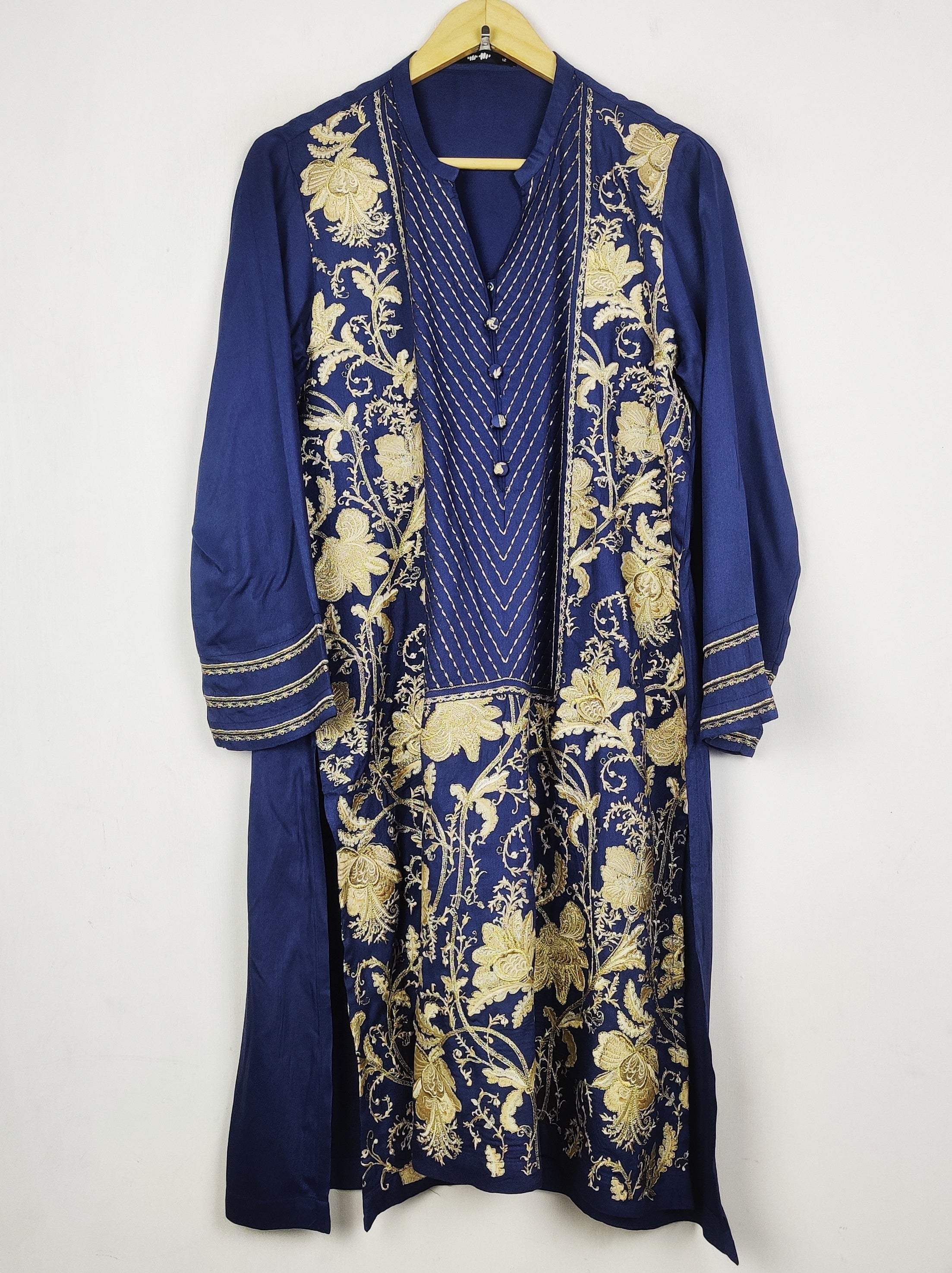 Buy online pre-used pre-loved 100% authentic & Original branded Khaadi (BK-6842) available in Pakistan. Top international brands avilable.