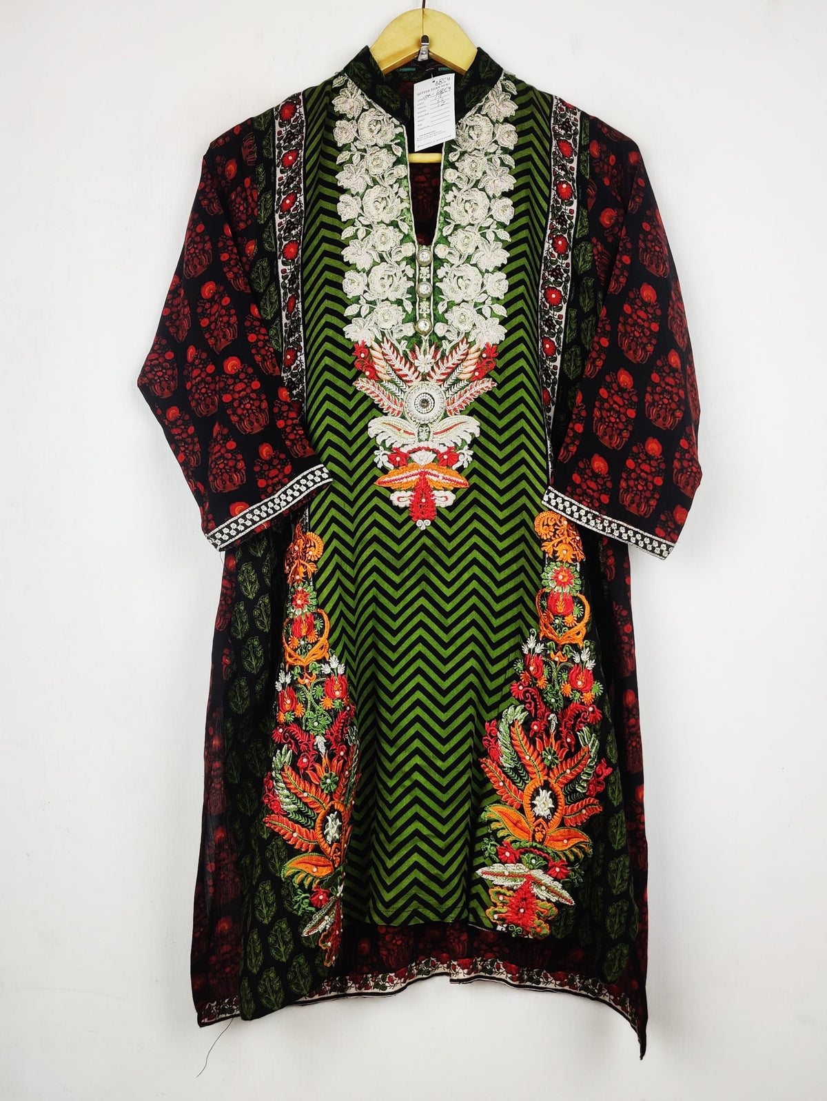 Buy online pre-used pre-loved 100% authentic & Original branded Tawakkal (BK-6854) available in Pakistan. Top international brands avilable.