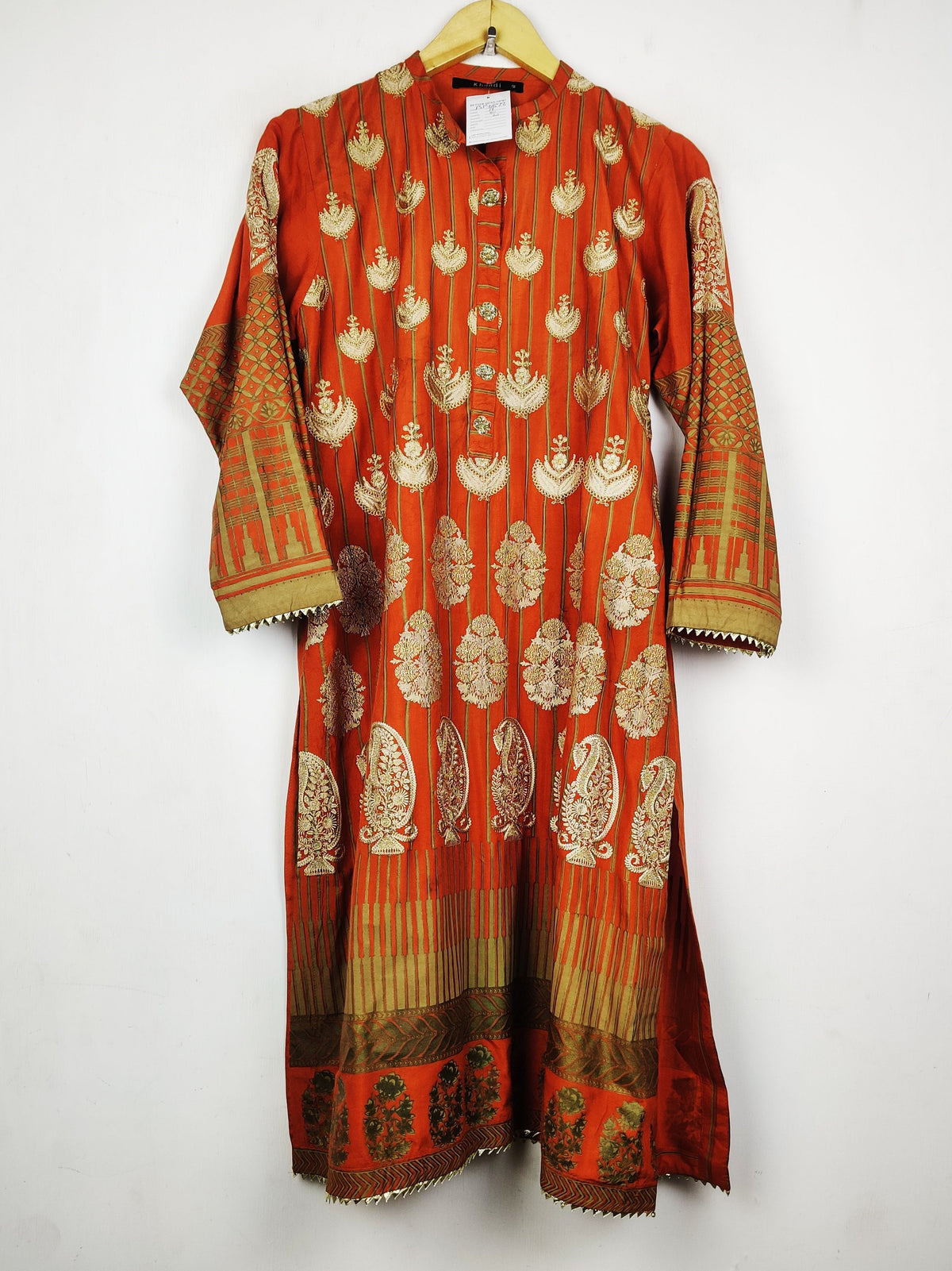 Buy online pre-used pre-loved 100% authentic & Original branded Khaadi (BK-6872) available in Pakistan. Top international brands avilable.