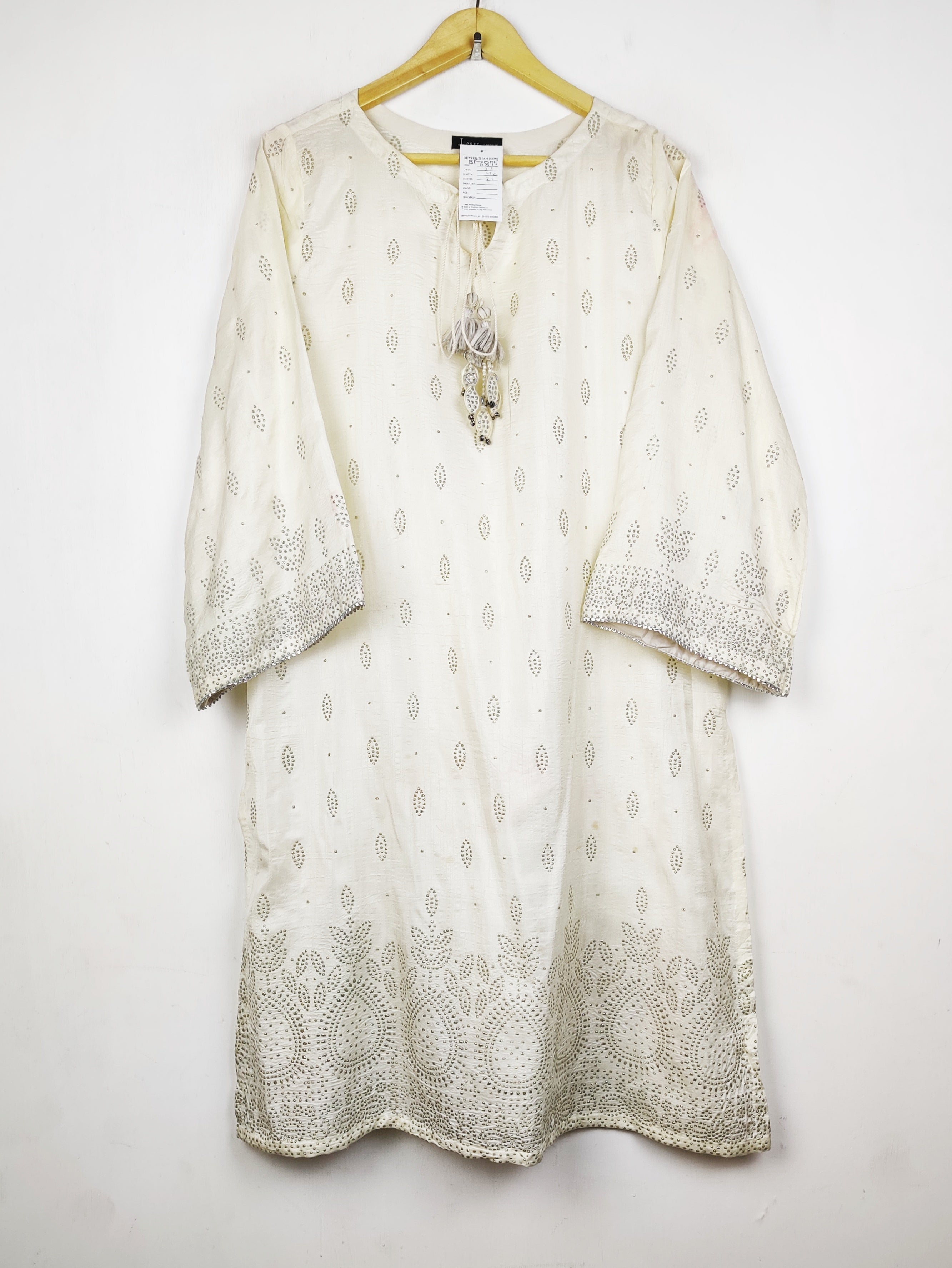 Buy online pre-used pre-loved 100% authentic & Original branded J.Pret (BK-6875) available in Pakistan. Top international brands avilable.