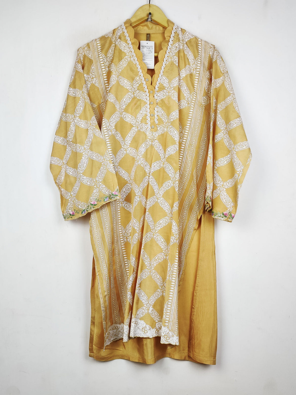 Buy online pre-used pre-loved 100% authentic & Original branded Beechtree (BK-6877) available in Pakistan. Top international brands avilable.