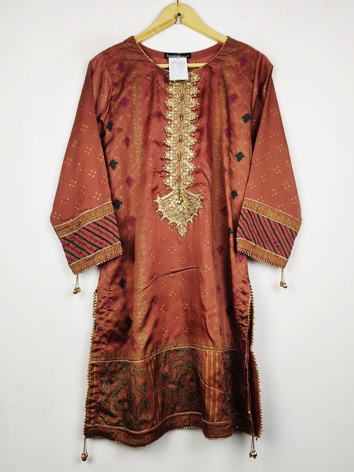 Buy online pre-used pre-loved 100% authentic & Original branded Tawakkal (BK-6884) available in Pakistan. Top international brands avilable.