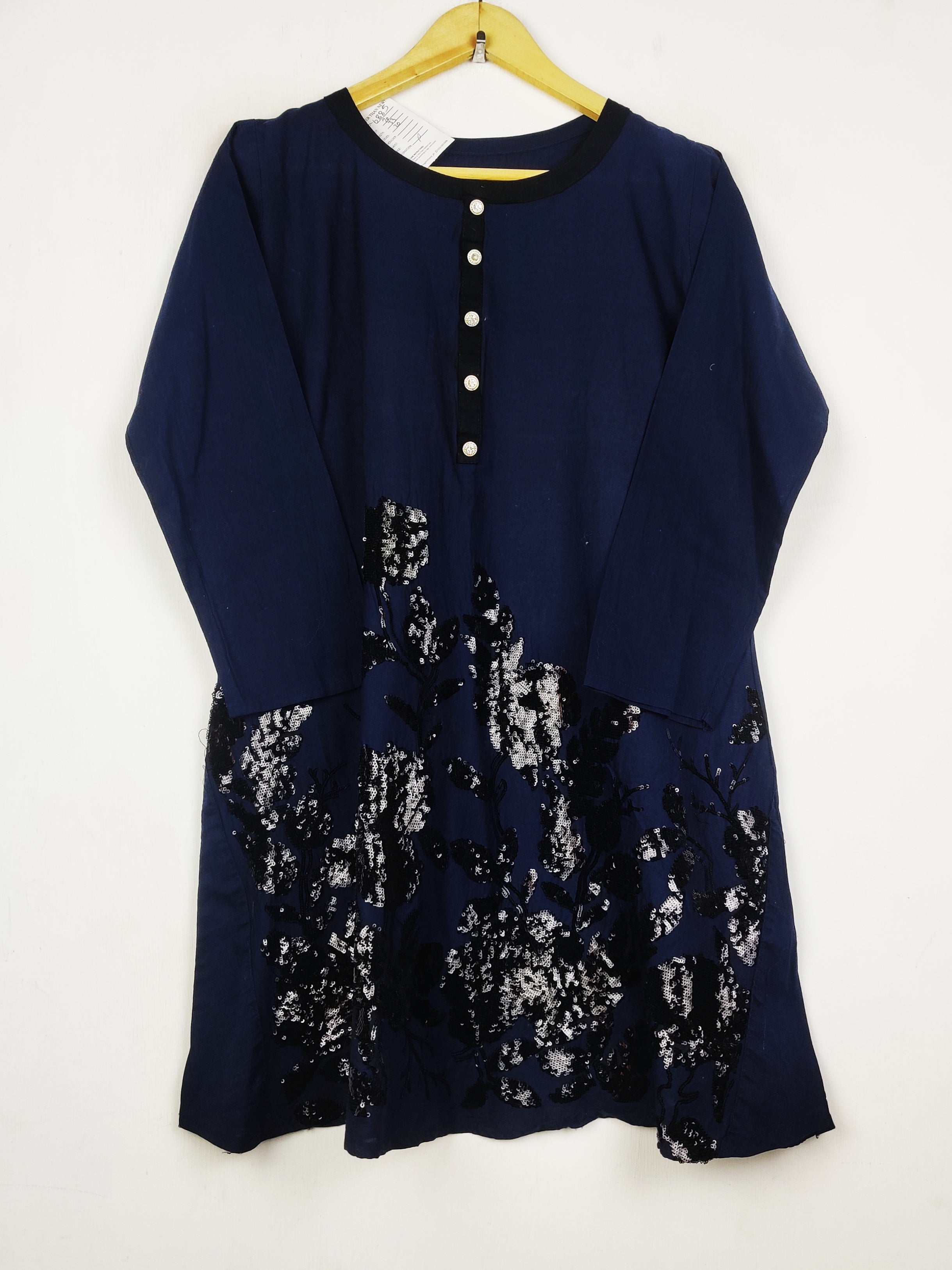 Buy online pre-used pre-loved 100% authentic & Original branded Unknown Brand (BK-6885) available in Pakistan. Top international brands avilable.