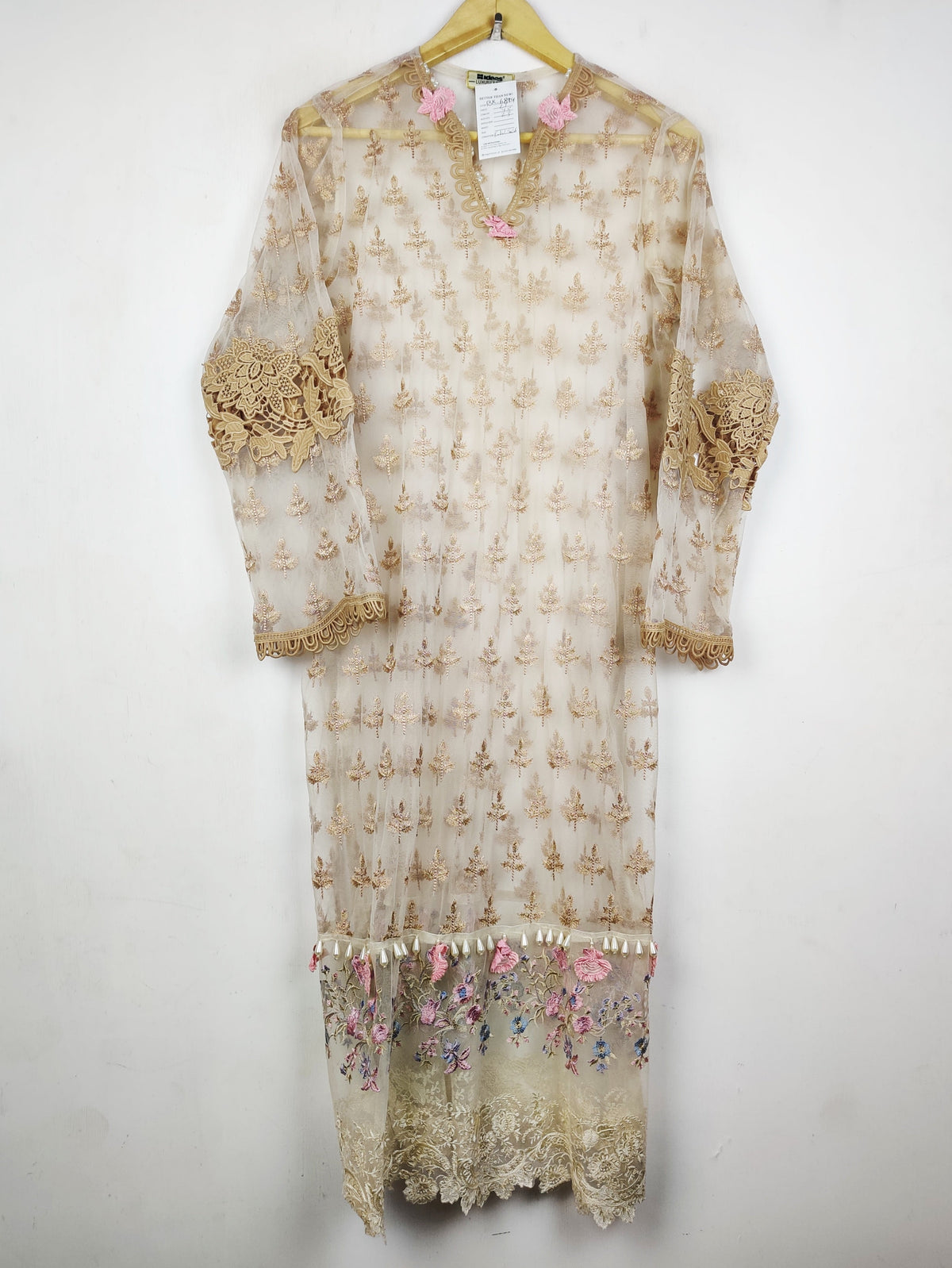 Buy online pre-used pre-loved 100% authentic & Original branded Ideas (BK-6894) available in Pakistan. Top international brands avilable.