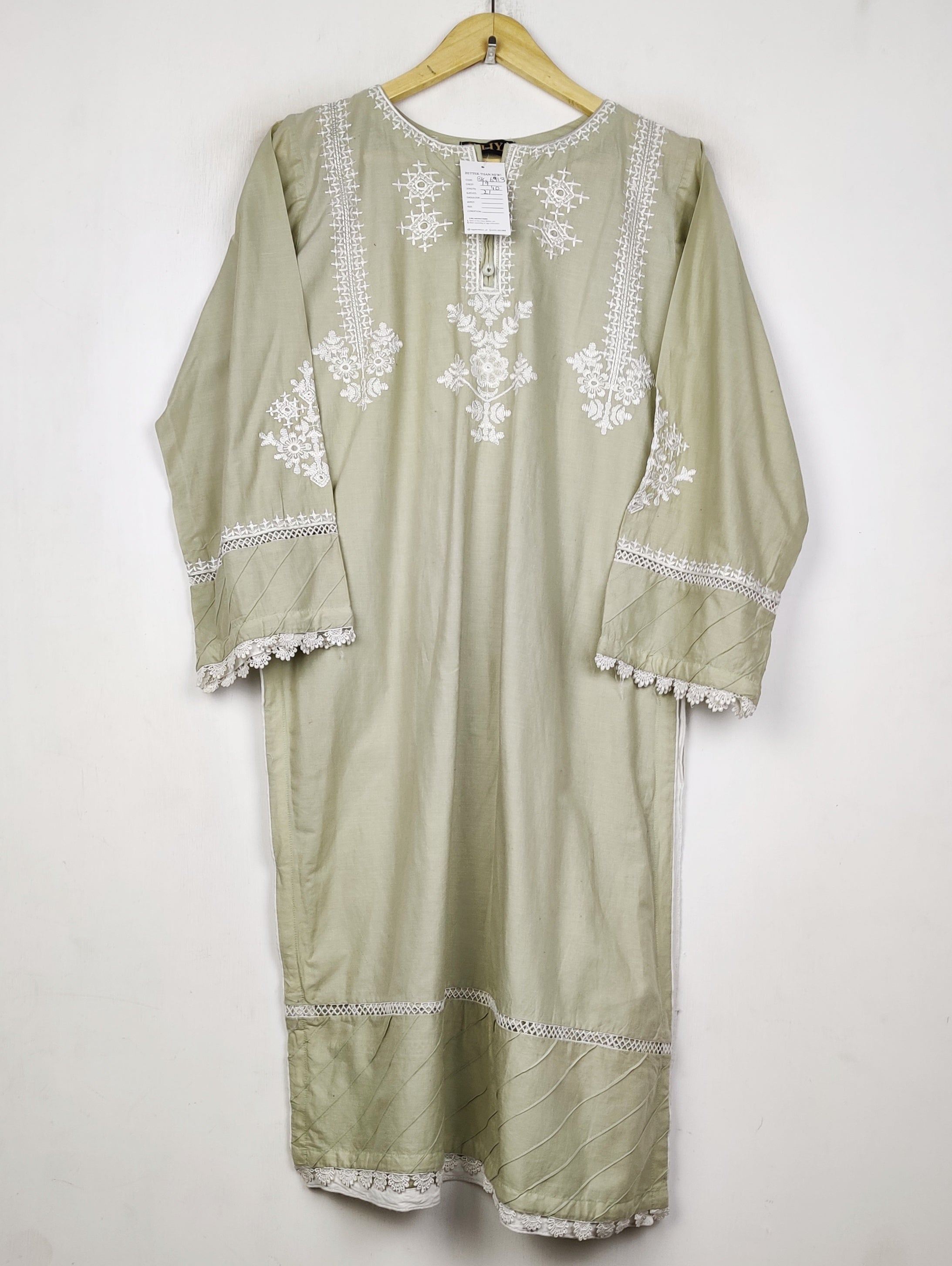 Buy online pre-used pre-loved 100% authentic & Original branded Liya (BK-6913) available in Pakistan. Top international brands avilable.