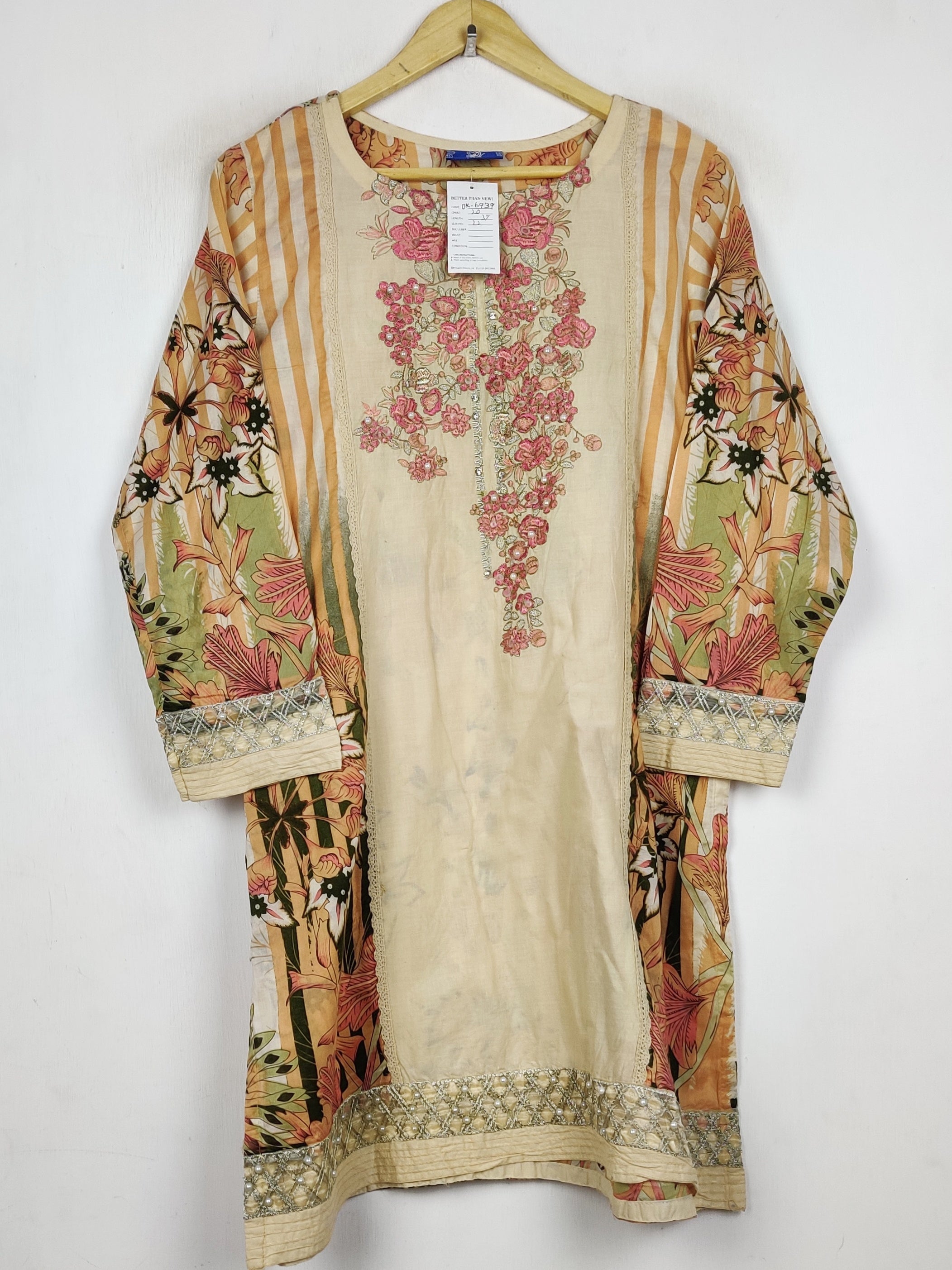 Buy online pre-used pre-loved 100% authentic & Original branded Rafah (BK-6939) available in Pakistan. Top international brands avilable.